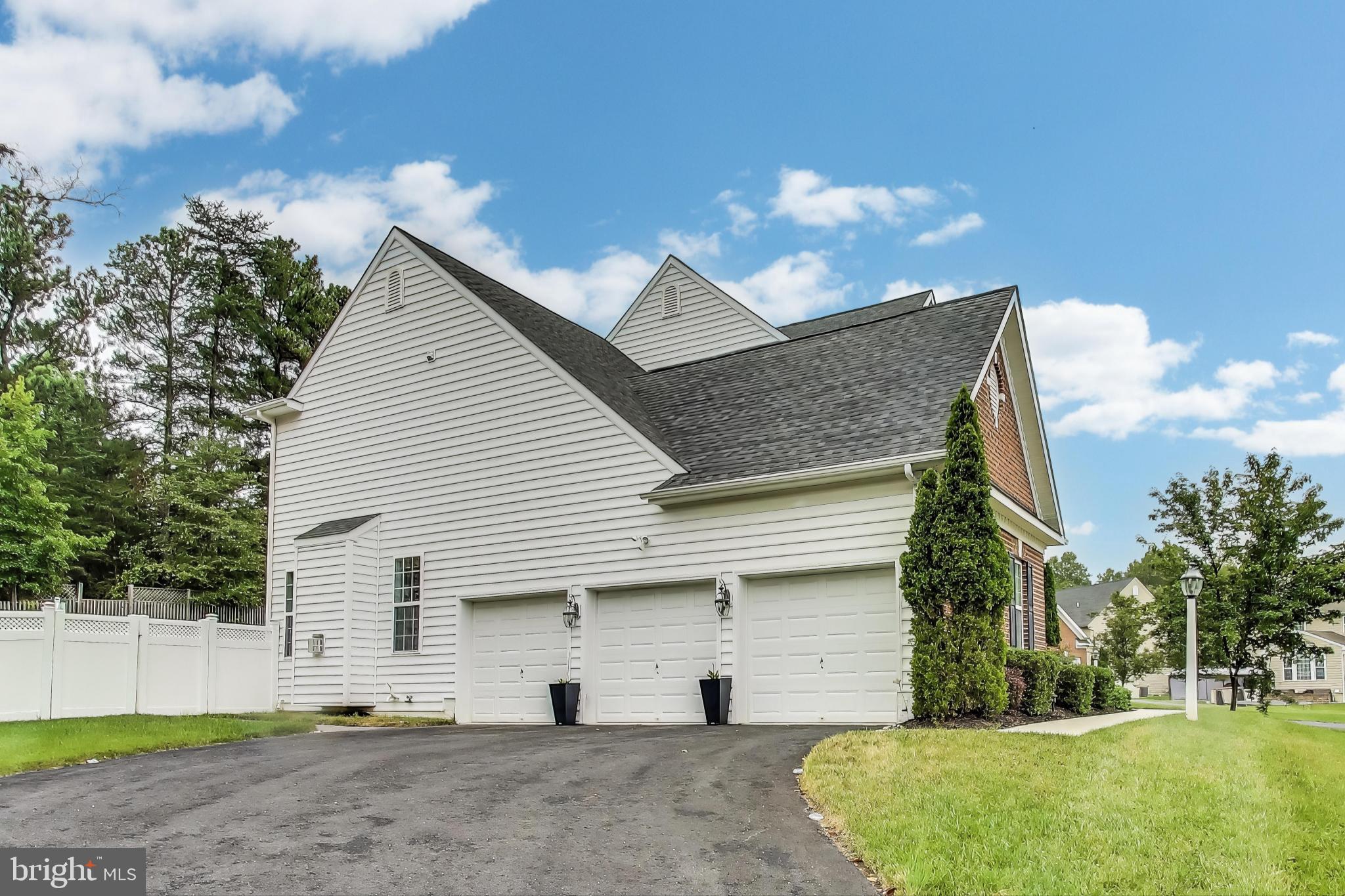 TURNBURY RUN AT ZEBRON - Residential