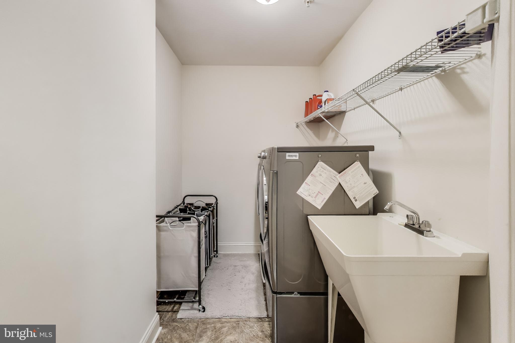 TURNBURY RUN AT ZEBRON - Residential