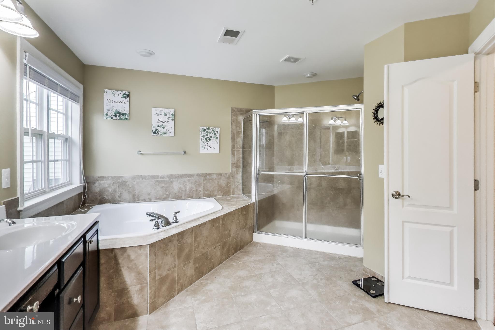 TURNBURY RUN AT ZEBRON - Residential