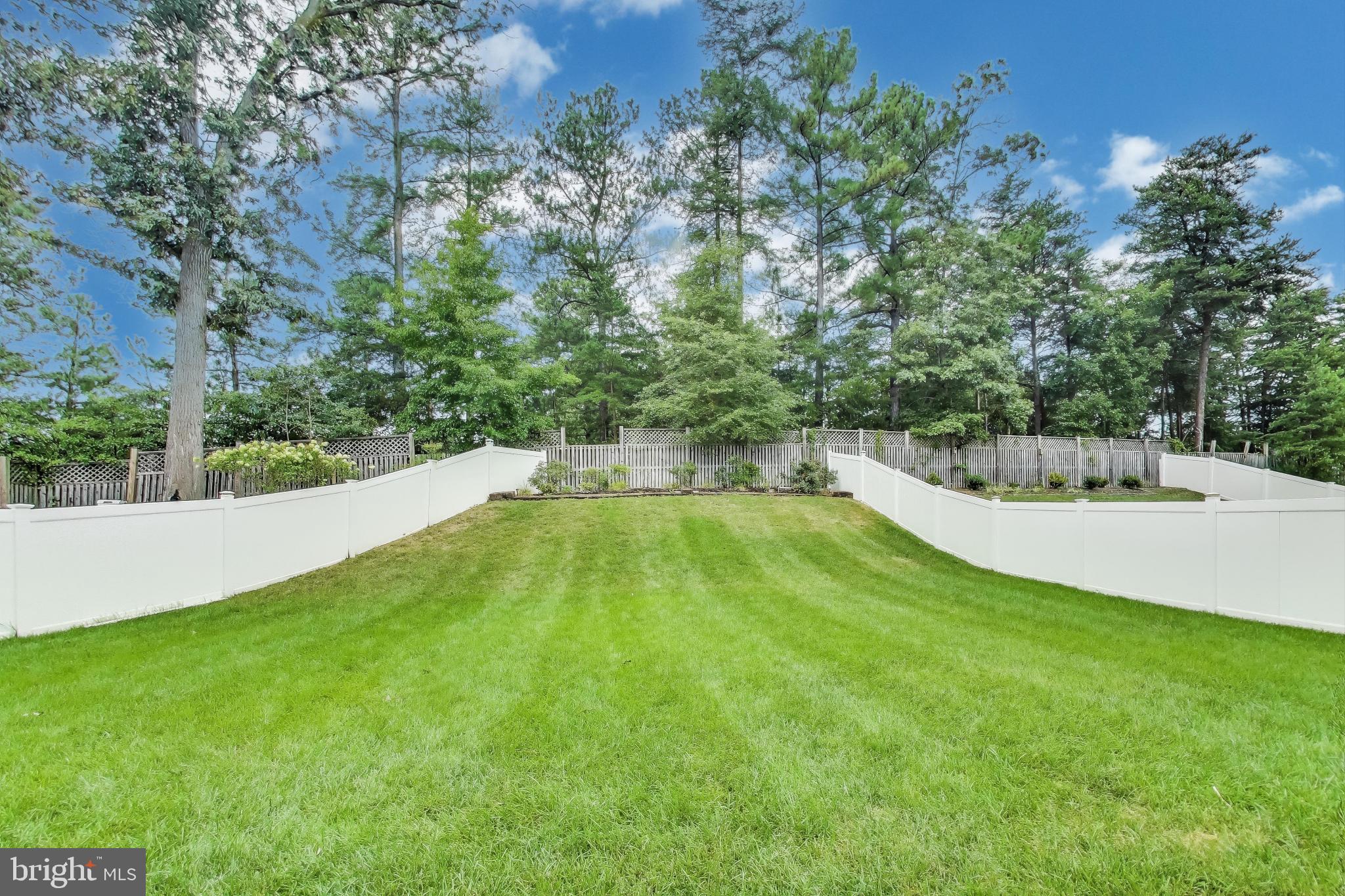 TURNBURY RUN AT ZEBRON - Residential