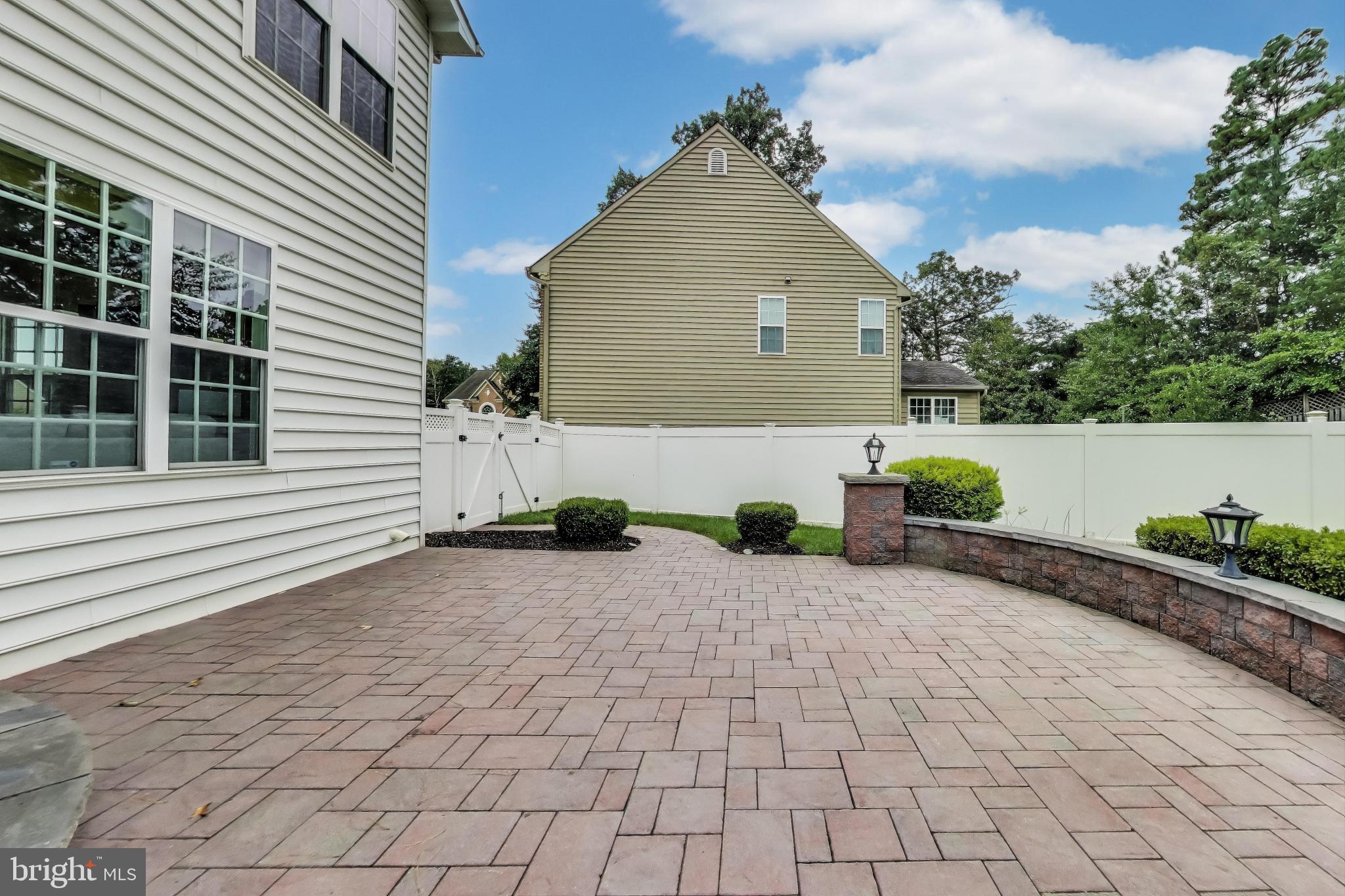 TURNBURY RUN AT ZEBRON - Residential