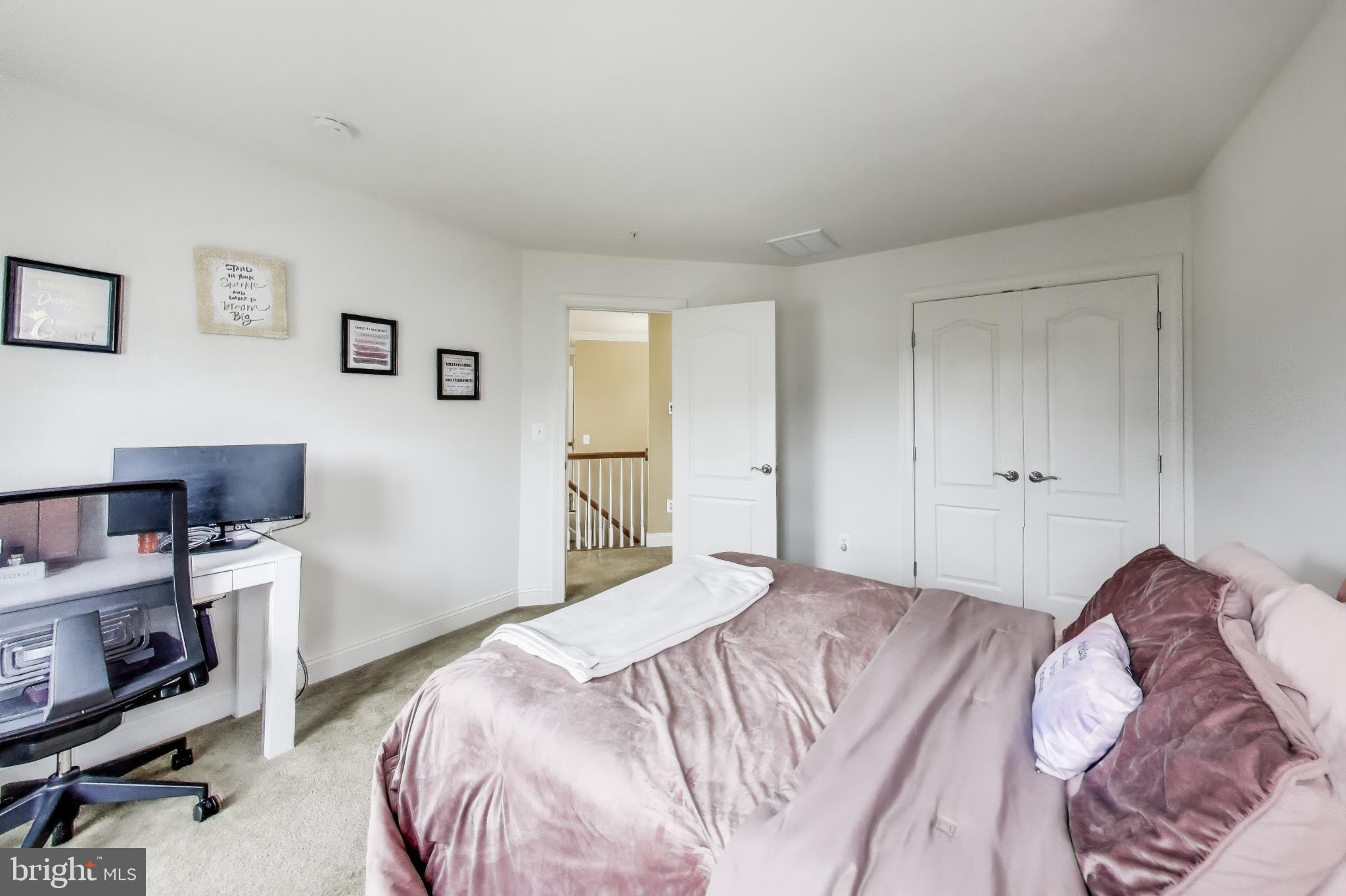 TURNBURY RUN AT ZEBRON - Residential