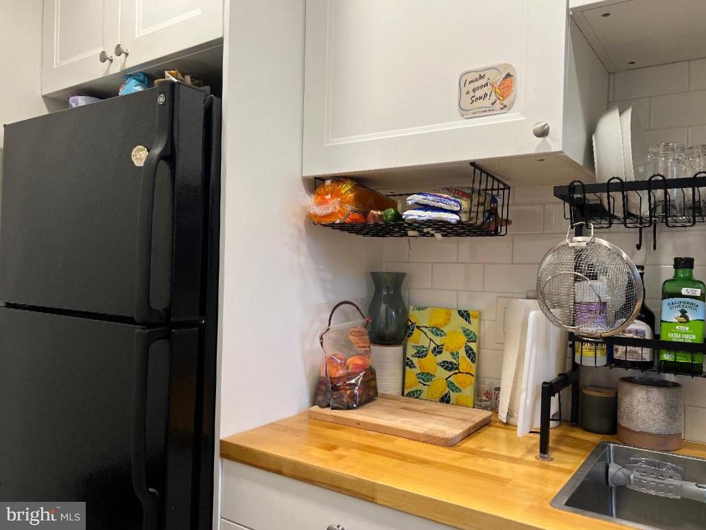 COLONIAL VILLAGE III - Residential Lease