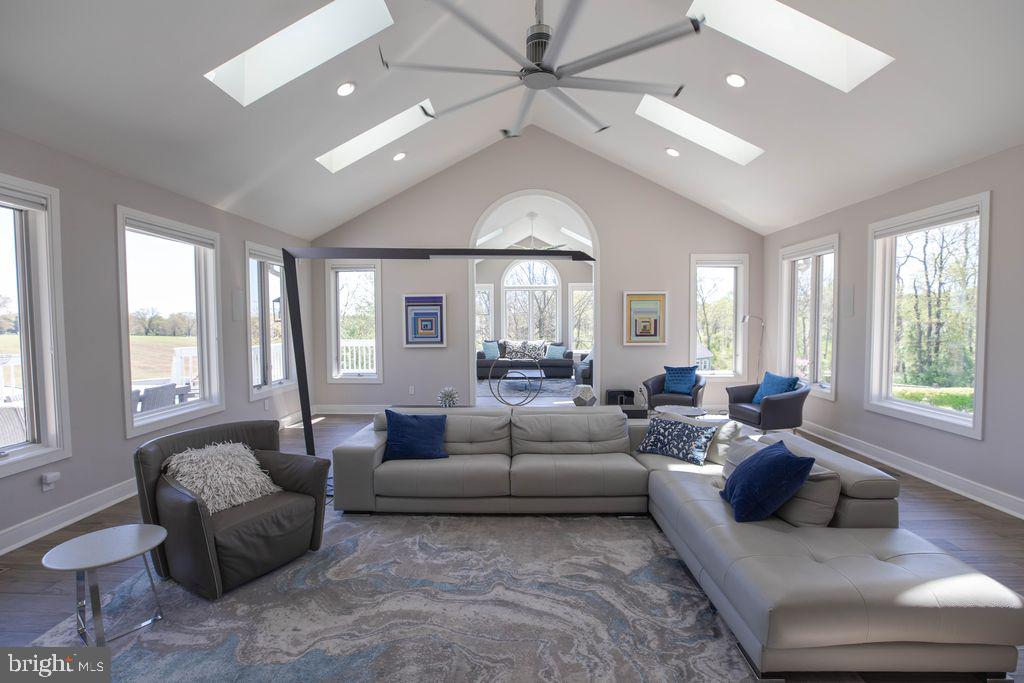 MERRICK FARM - Residential