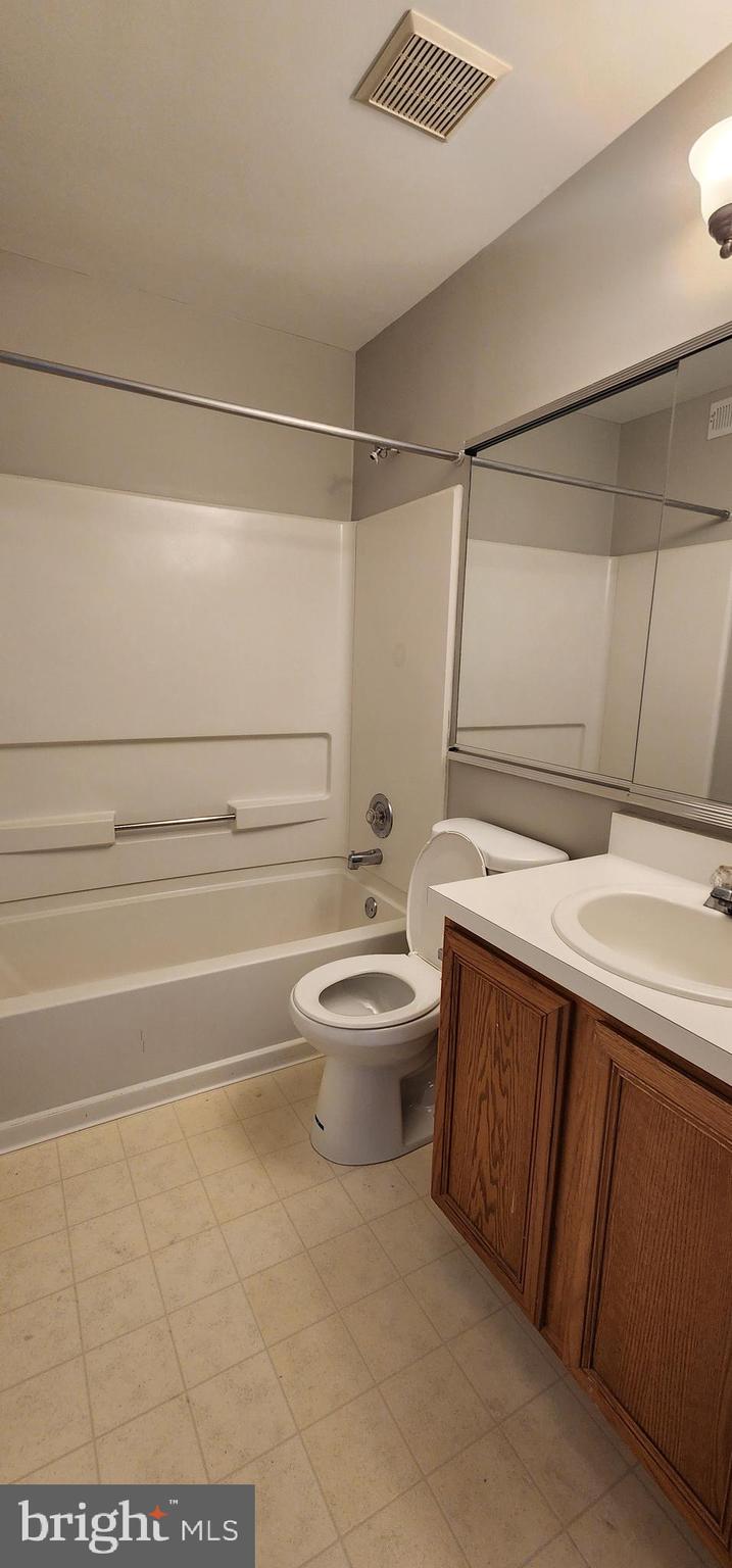 MONTGOMERY PLACE - Residential Lease