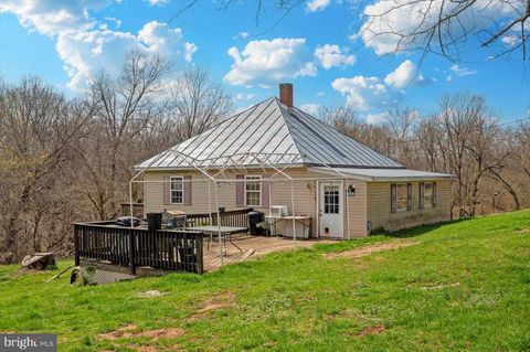 Photo of 141 Millville Hill Road, MILLVILLE, WV 25432 (MLS # WVJF2021518)