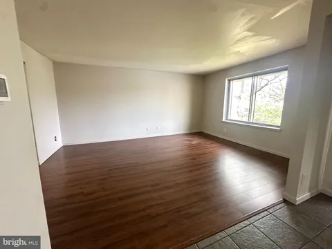 MLS: NJCD2112884