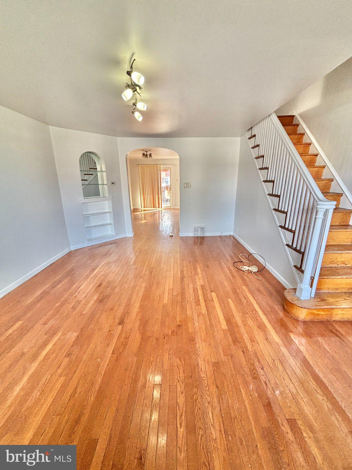 2016 DEVEREAUX AVENUE