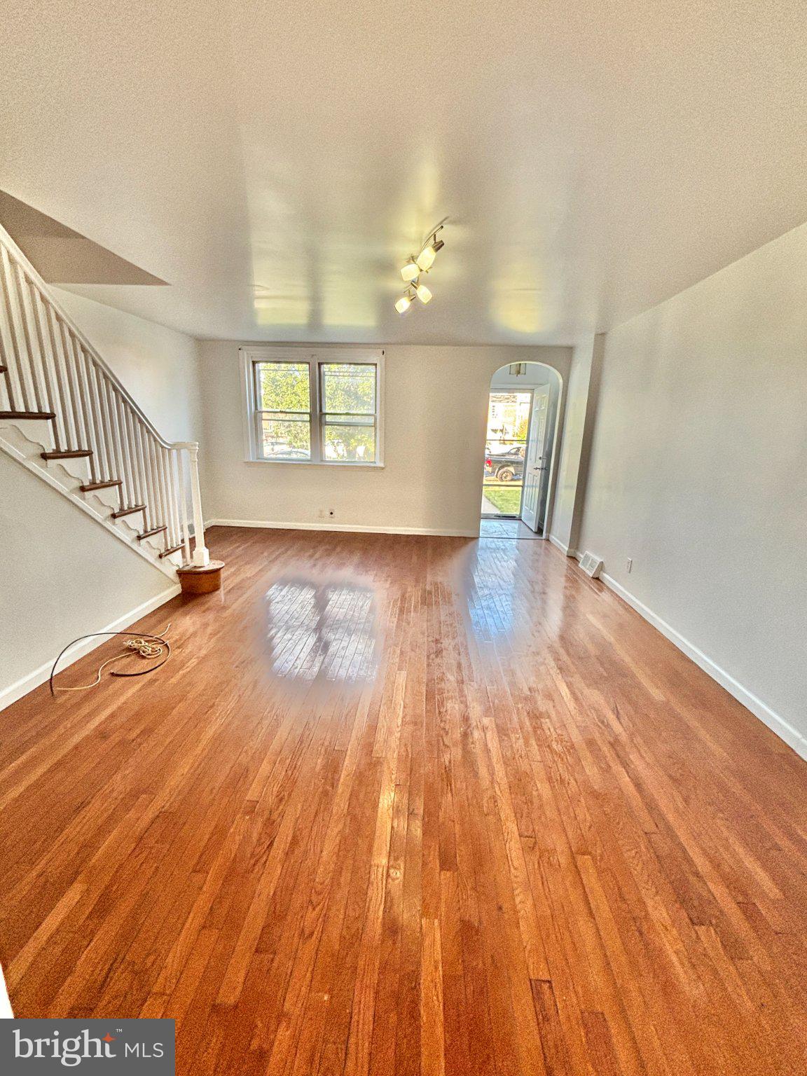 2016 DEVEREAUX AVENUE