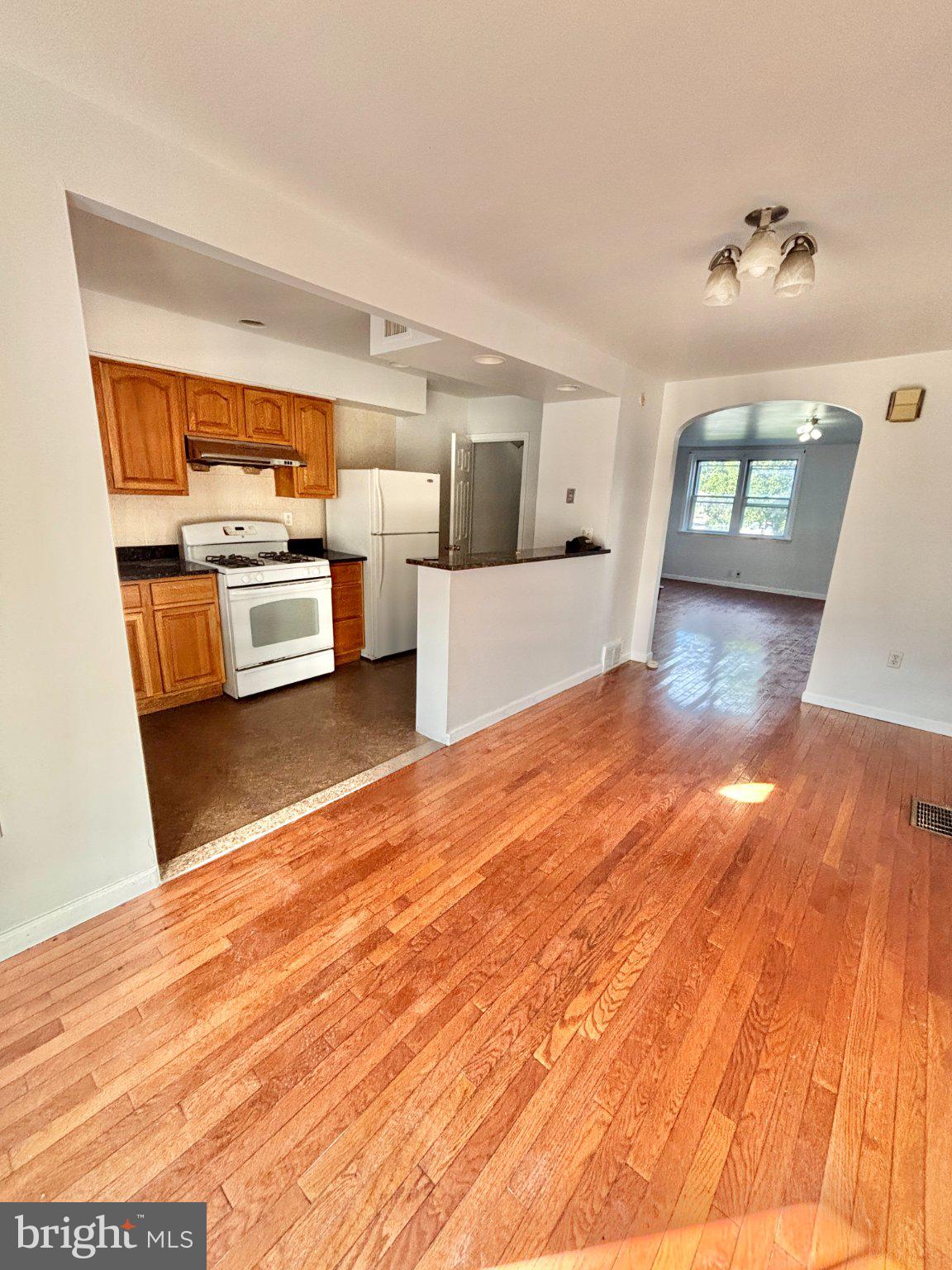 2016 DEVEREAUX AVENUE