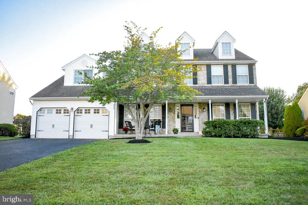 990 MEADOW GLEN ROAD
