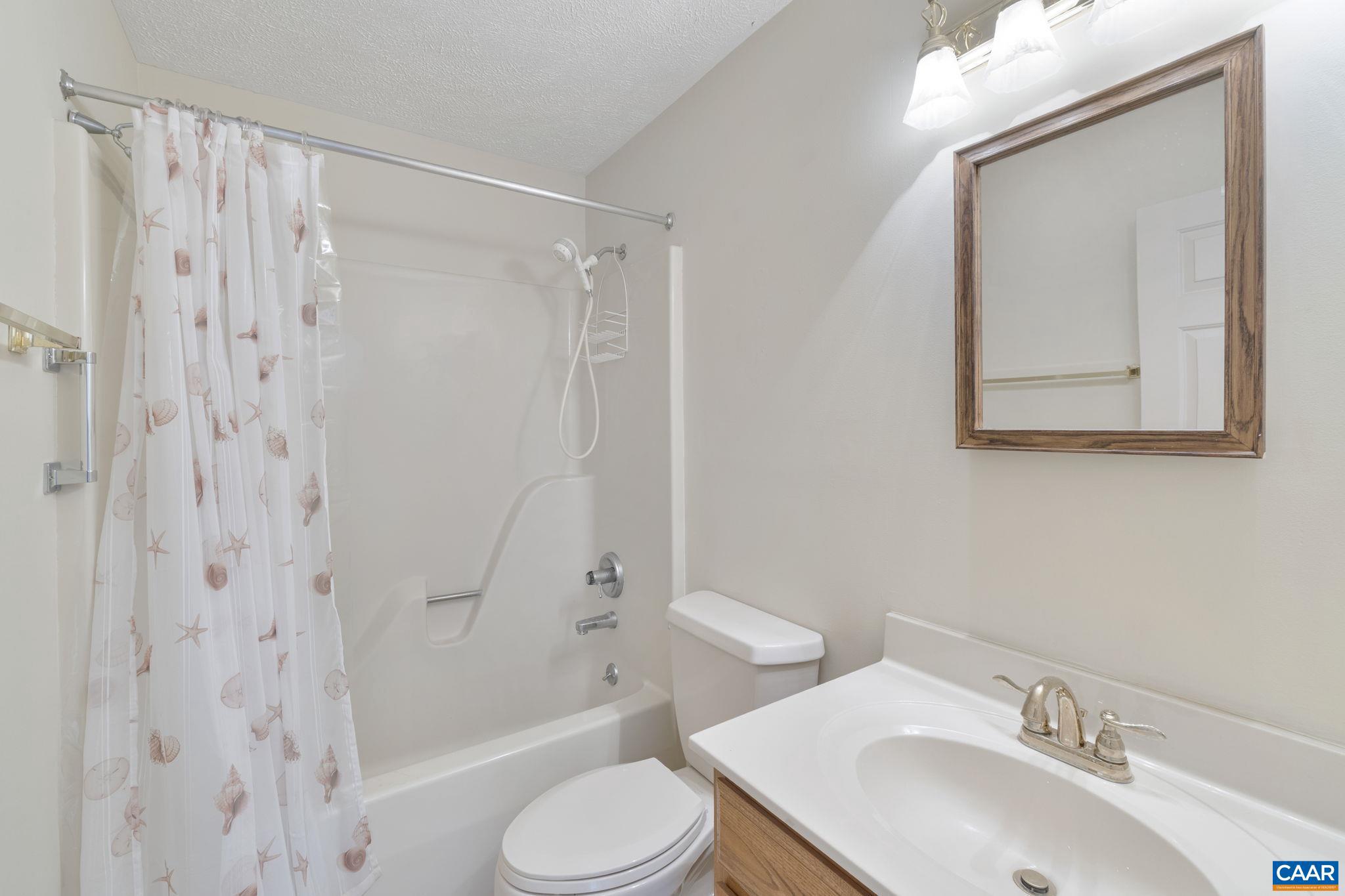 LAKE MONTICELLO - Residential