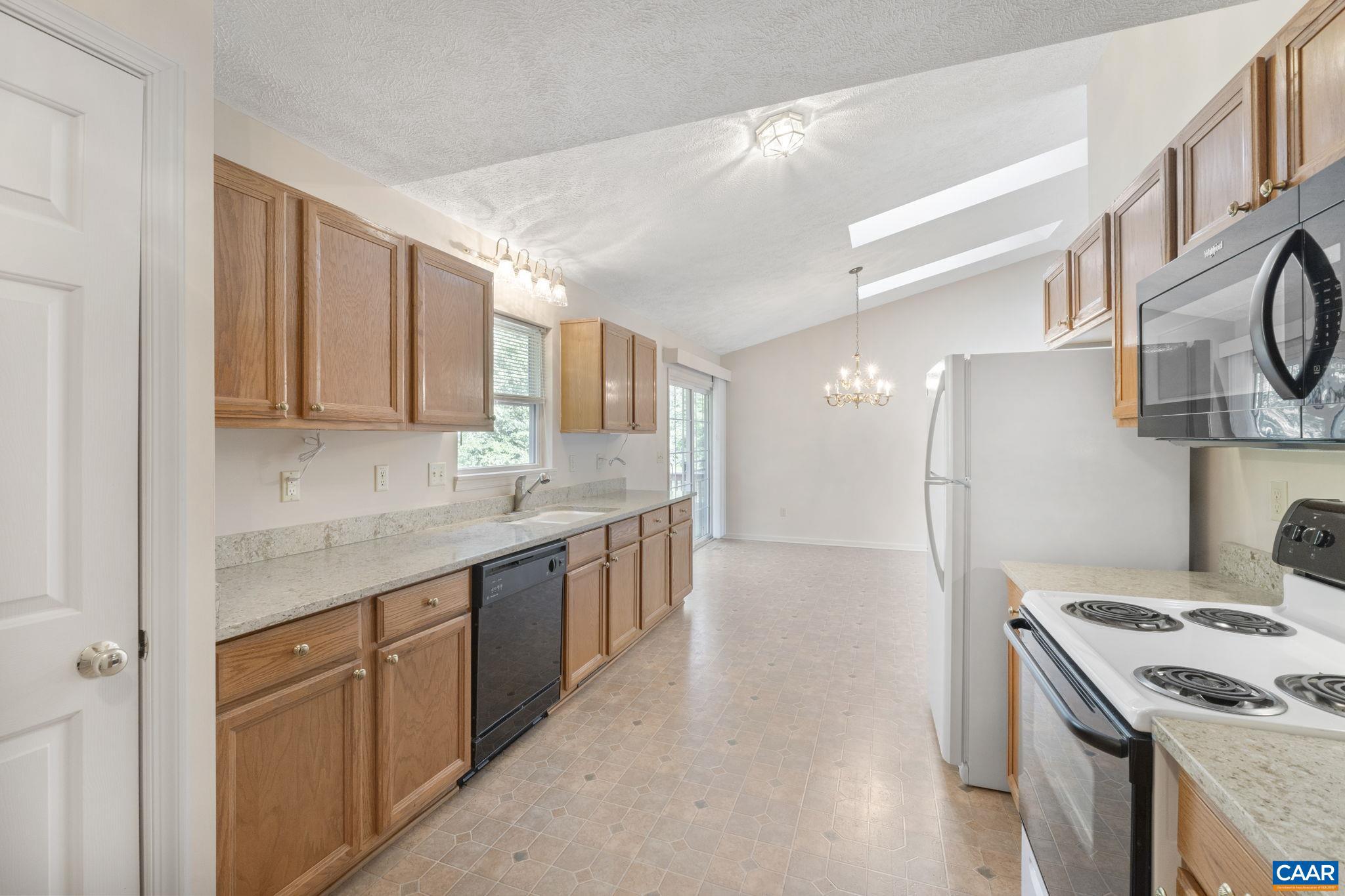 LAKE MONTICELLO - Residential