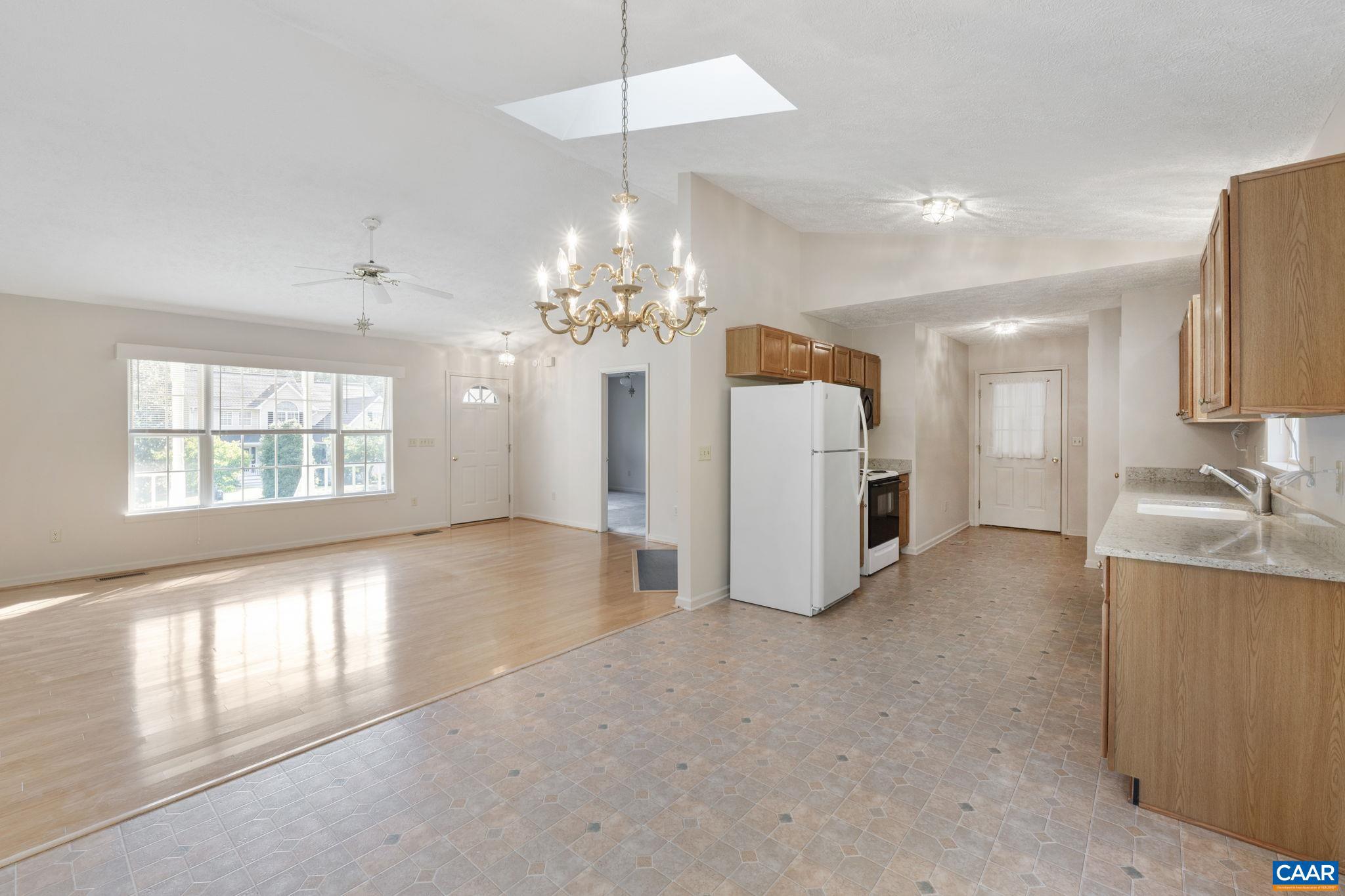 LAKE MONTICELLO - Residential