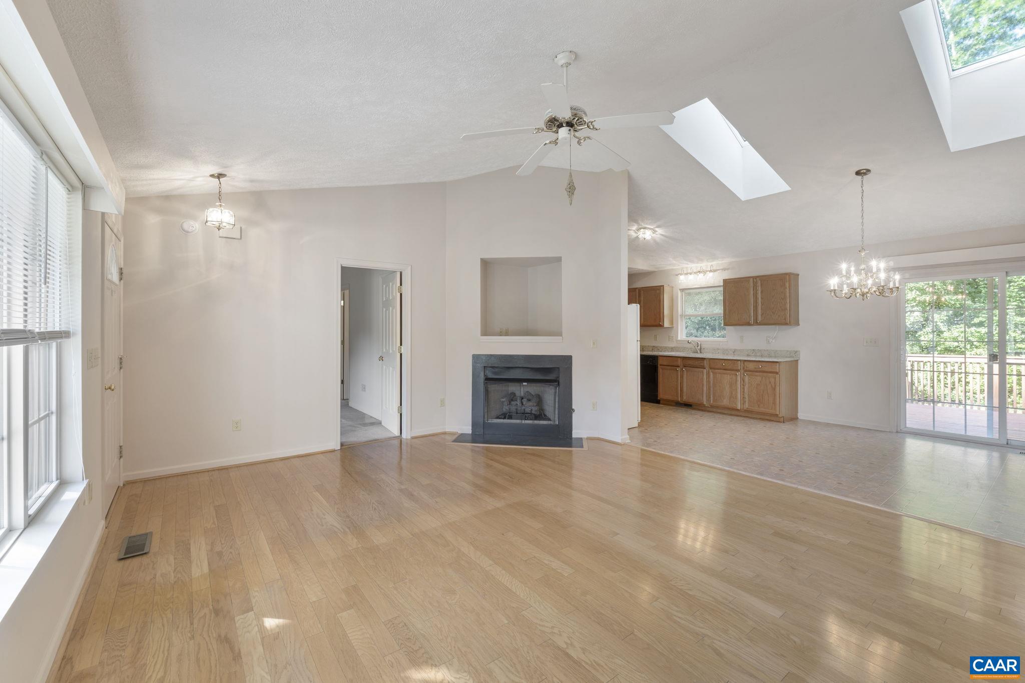 LAKE MONTICELLO - Residential