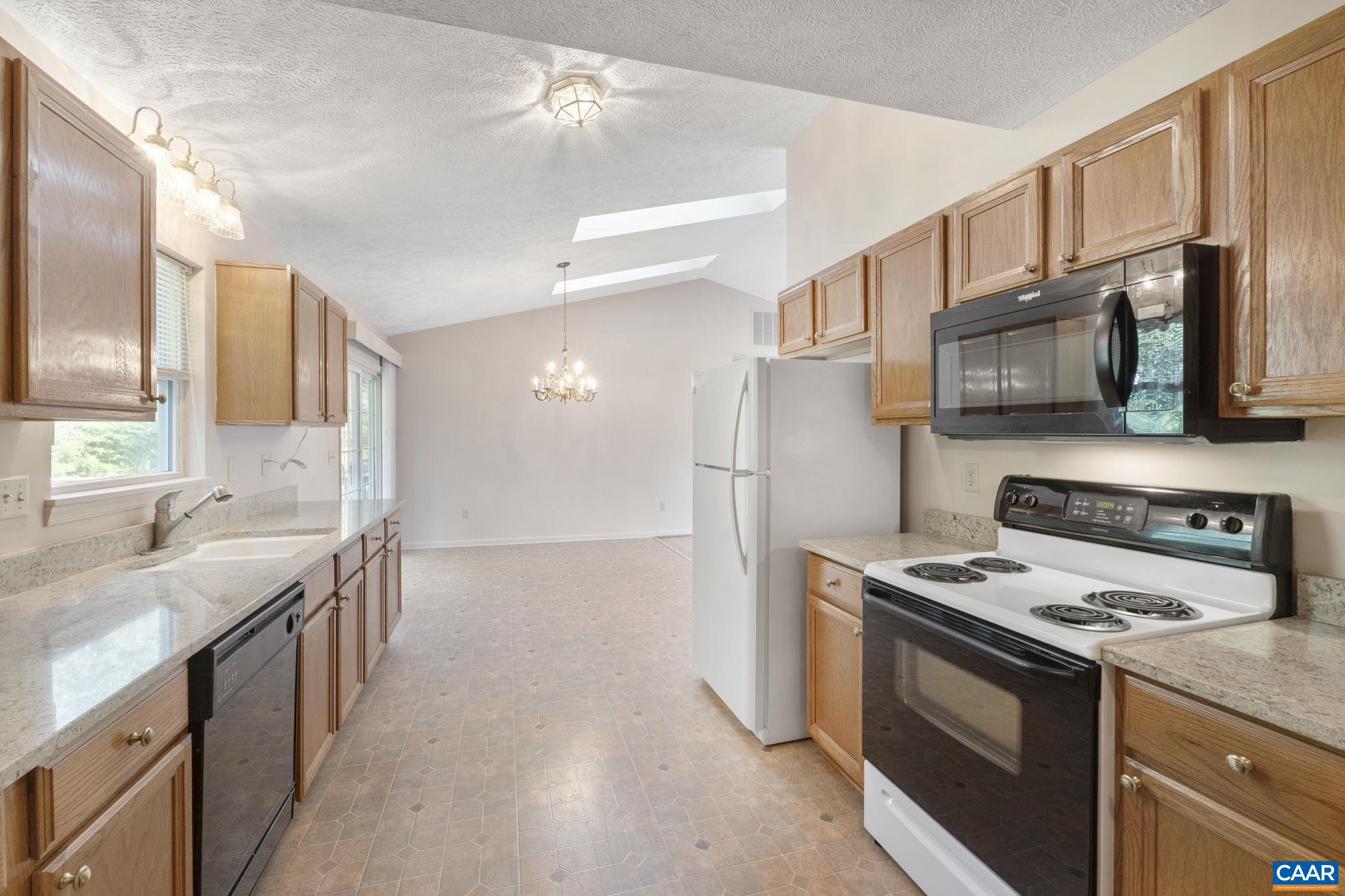 LAKE MONTICELLO - Residential