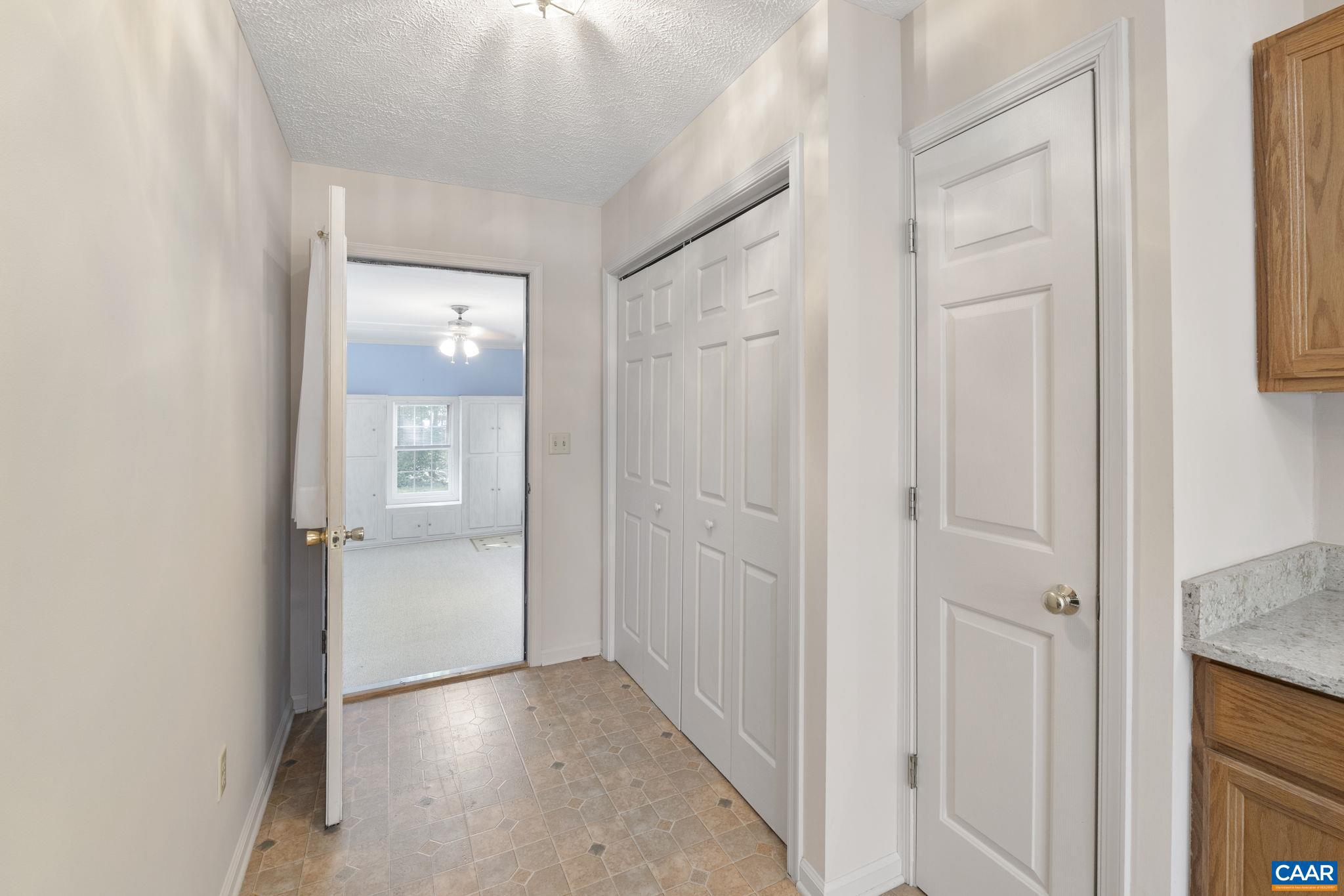 LAKE MONTICELLO - Residential