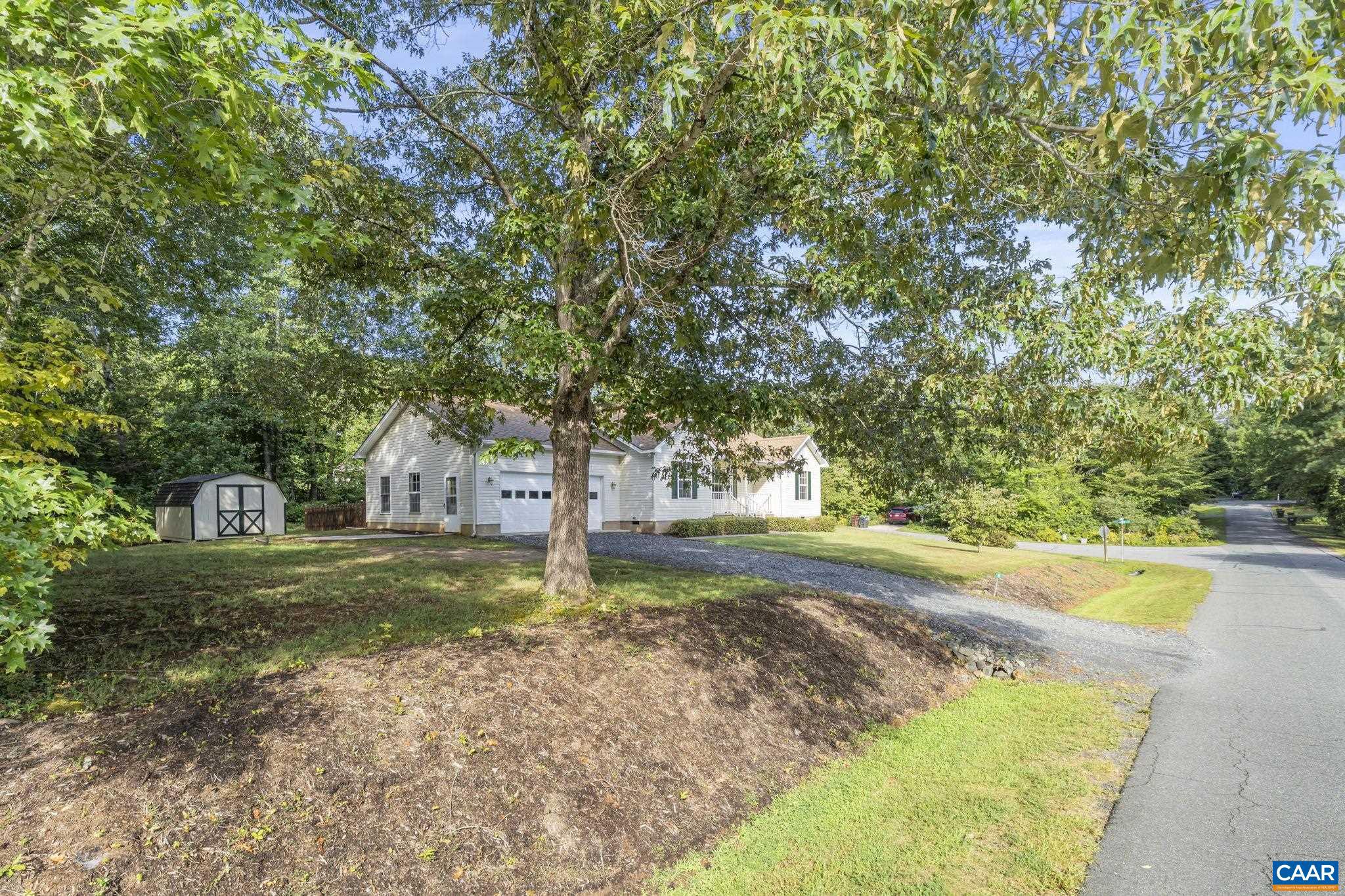 LAKE MONTICELLO - Residential