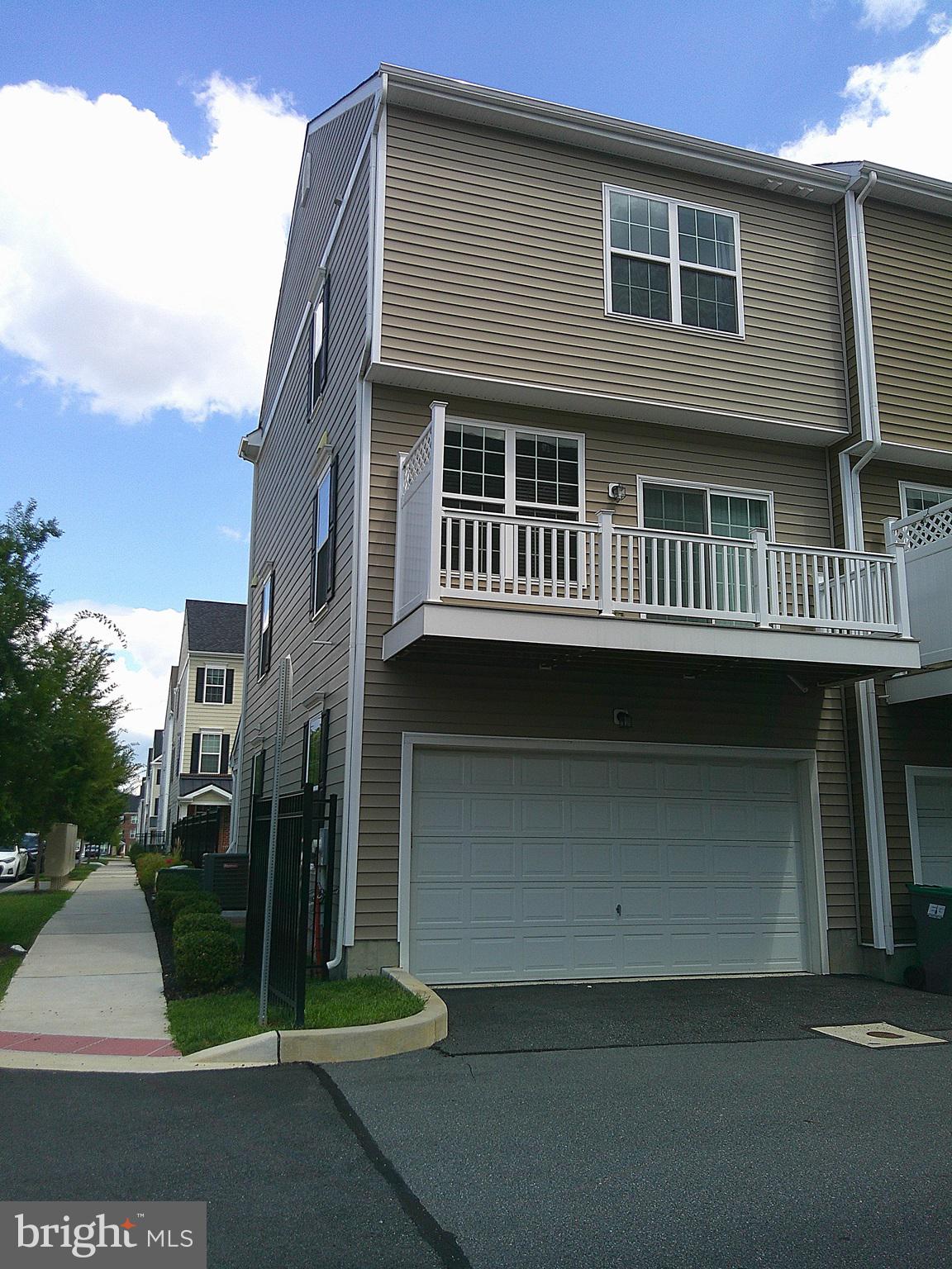 634 MCCOMB PLACE