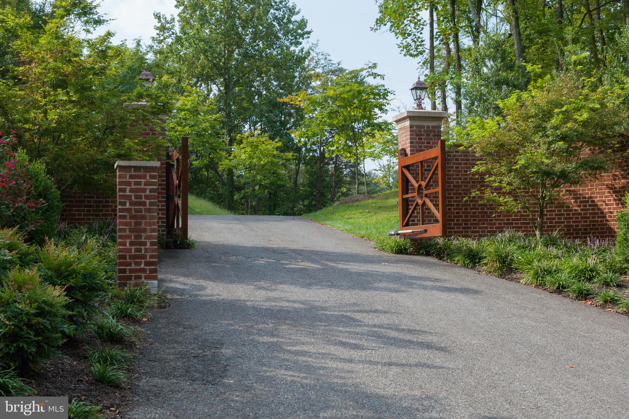 WINCHESTER ESTATES - Residential
