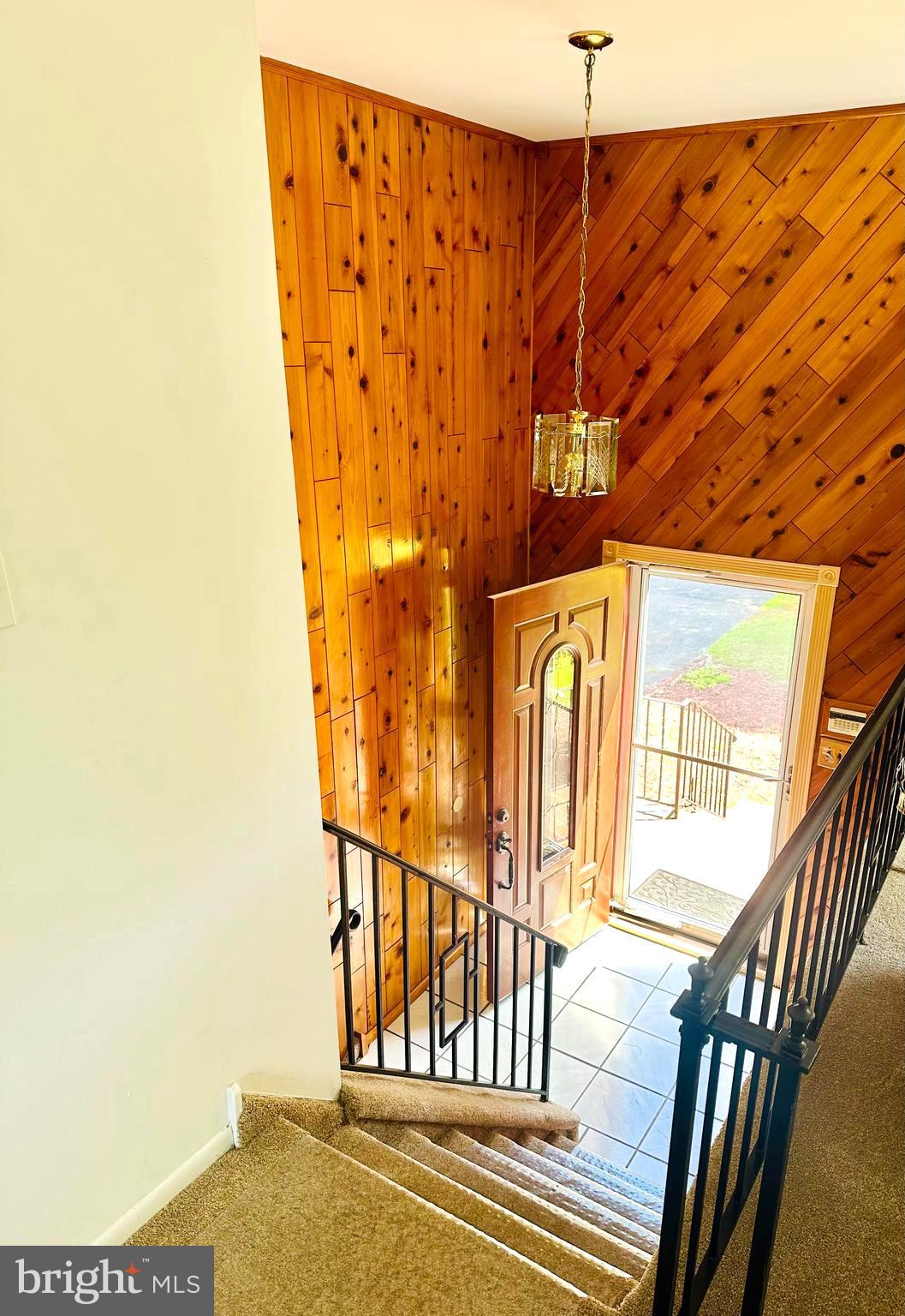 2329 FERNWOOD AVENUE