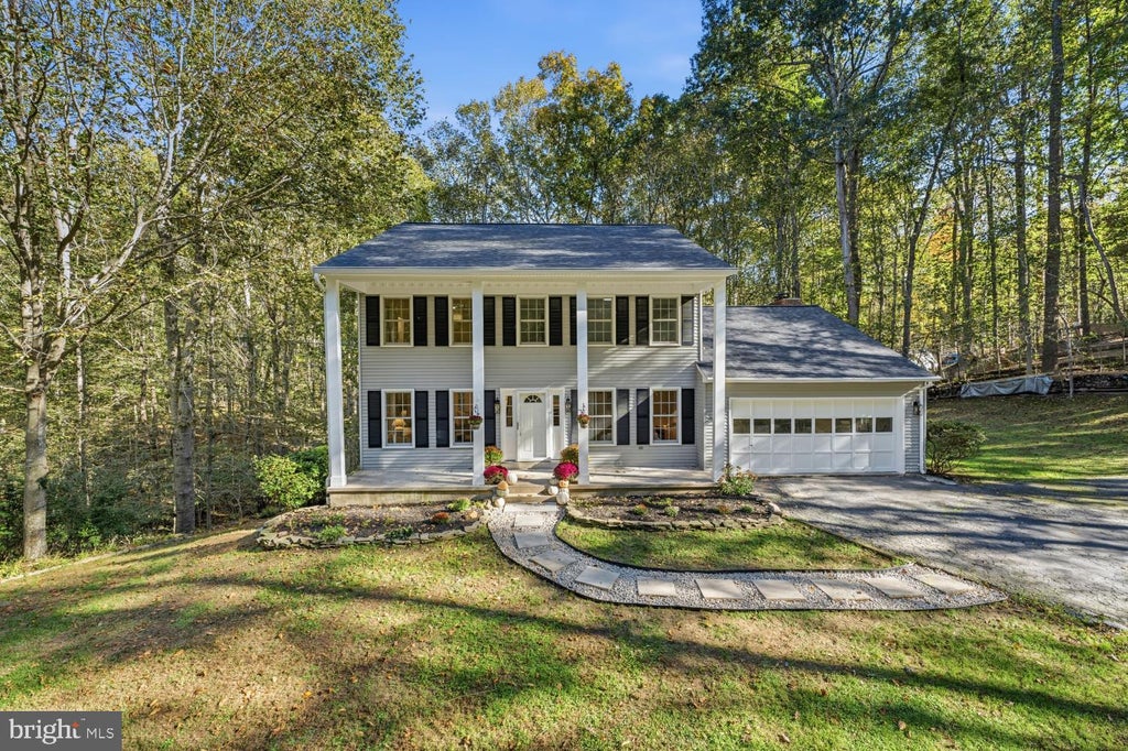 Photo of 8119 Whitting Drive, MANASSAS, VA 20112 (MLS # VAPW2133014)