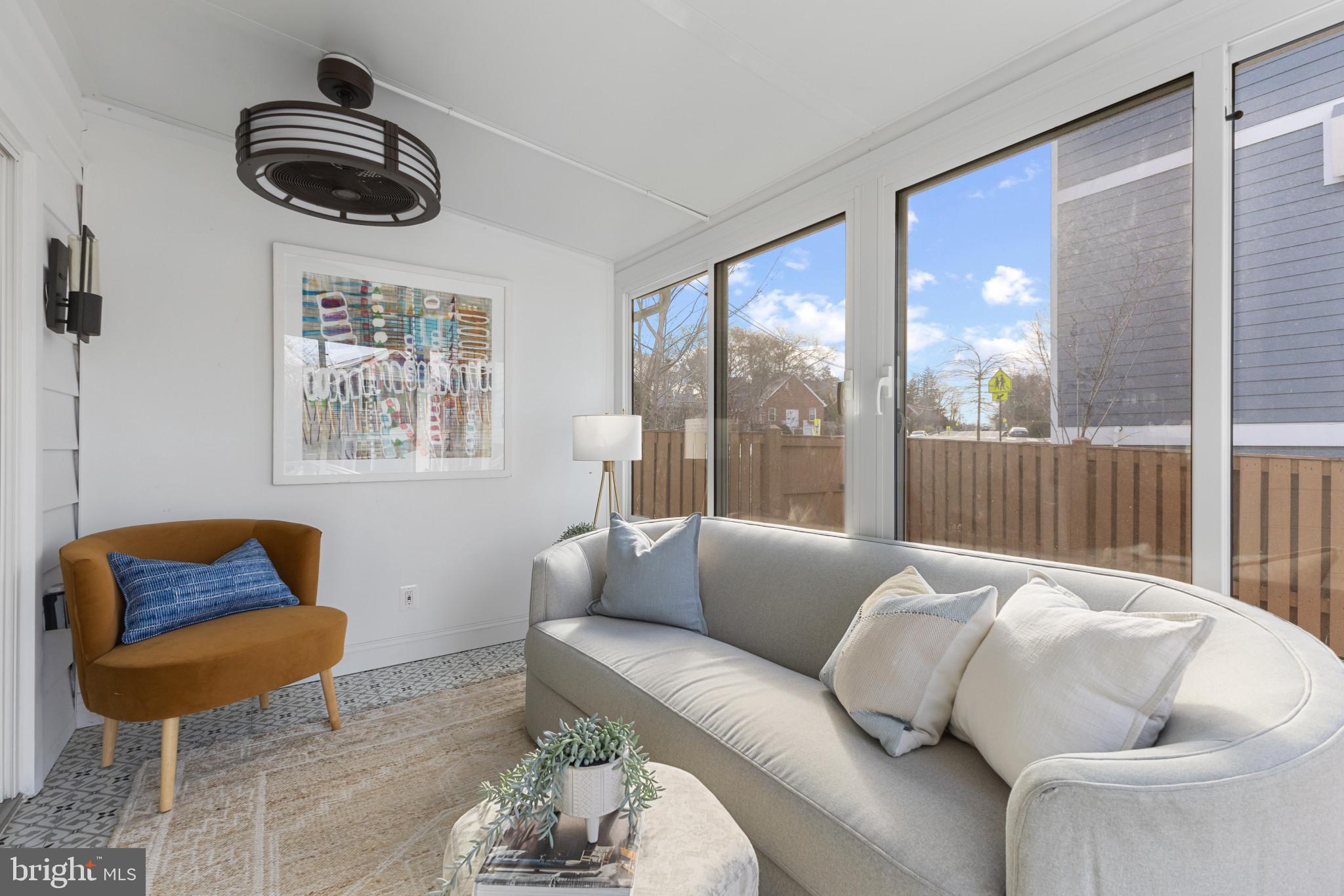 CRESCENT HILLS - Residential