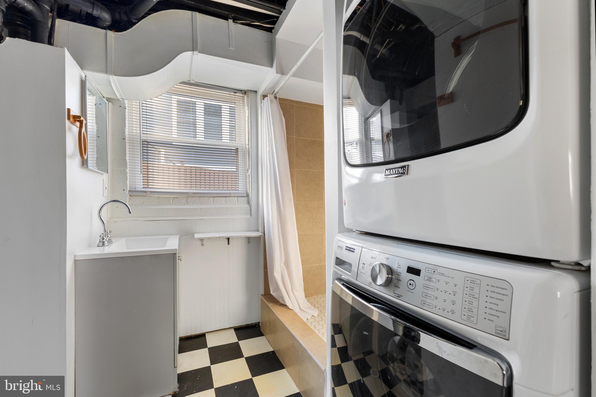 CRESCENT HILLS - Residential