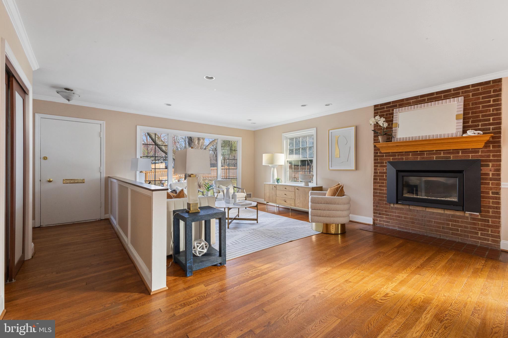 CRESCENT HILLS - Residential