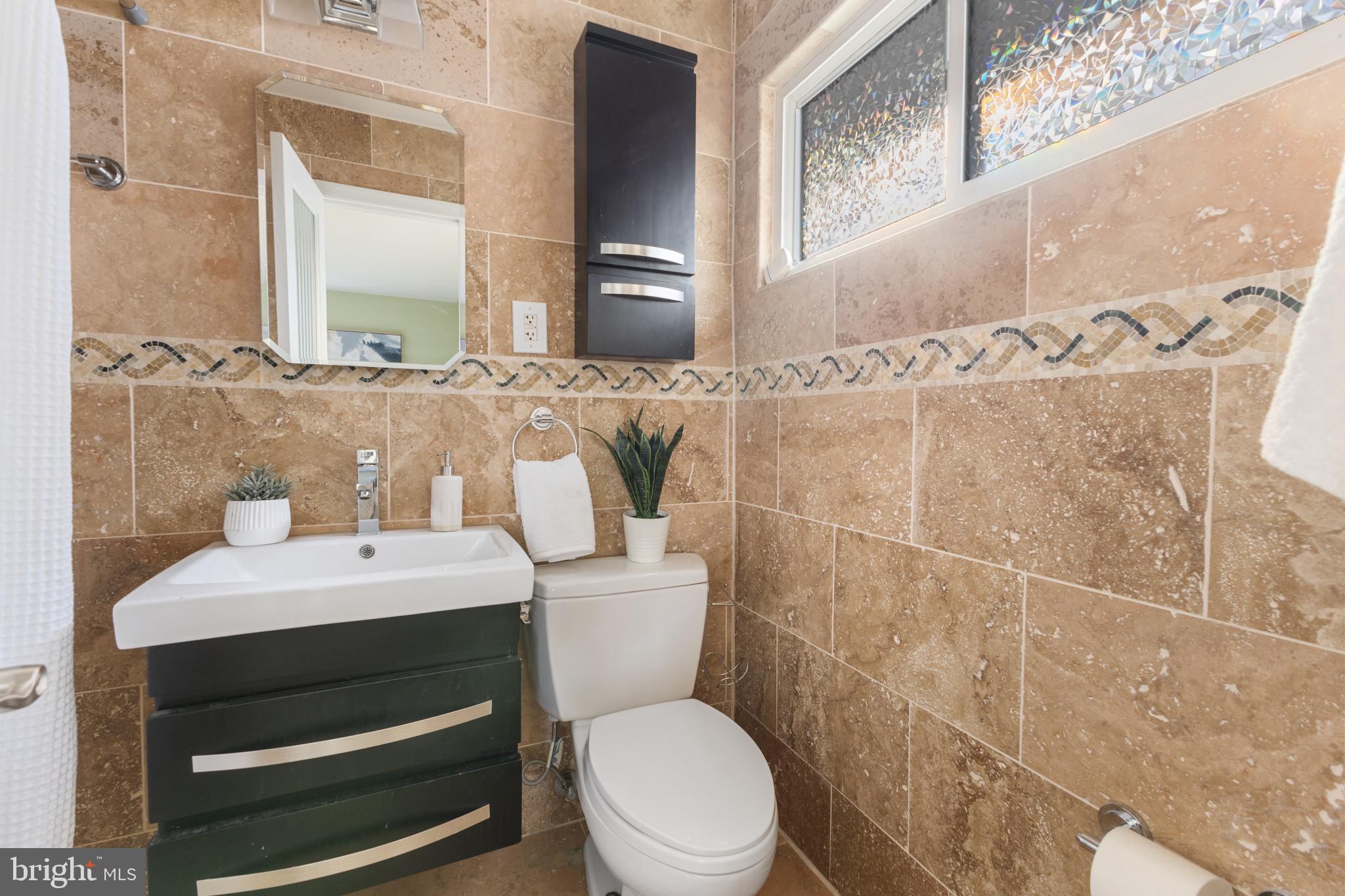 CRESCENT HILLS - Residential