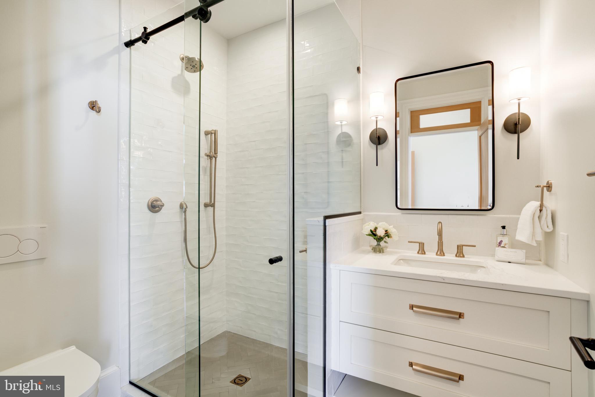 LOGAN CIRCLE - Residential