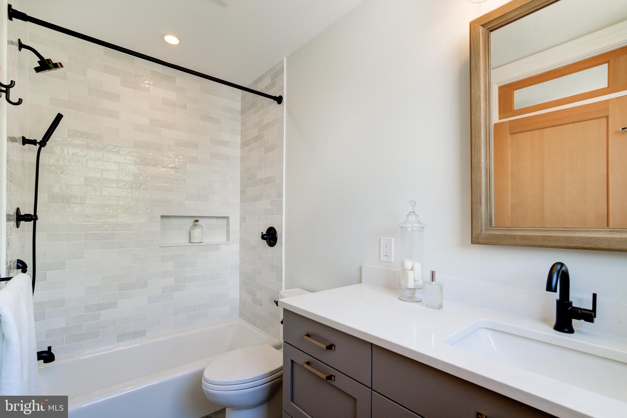 LOGAN CIRCLE - Residential