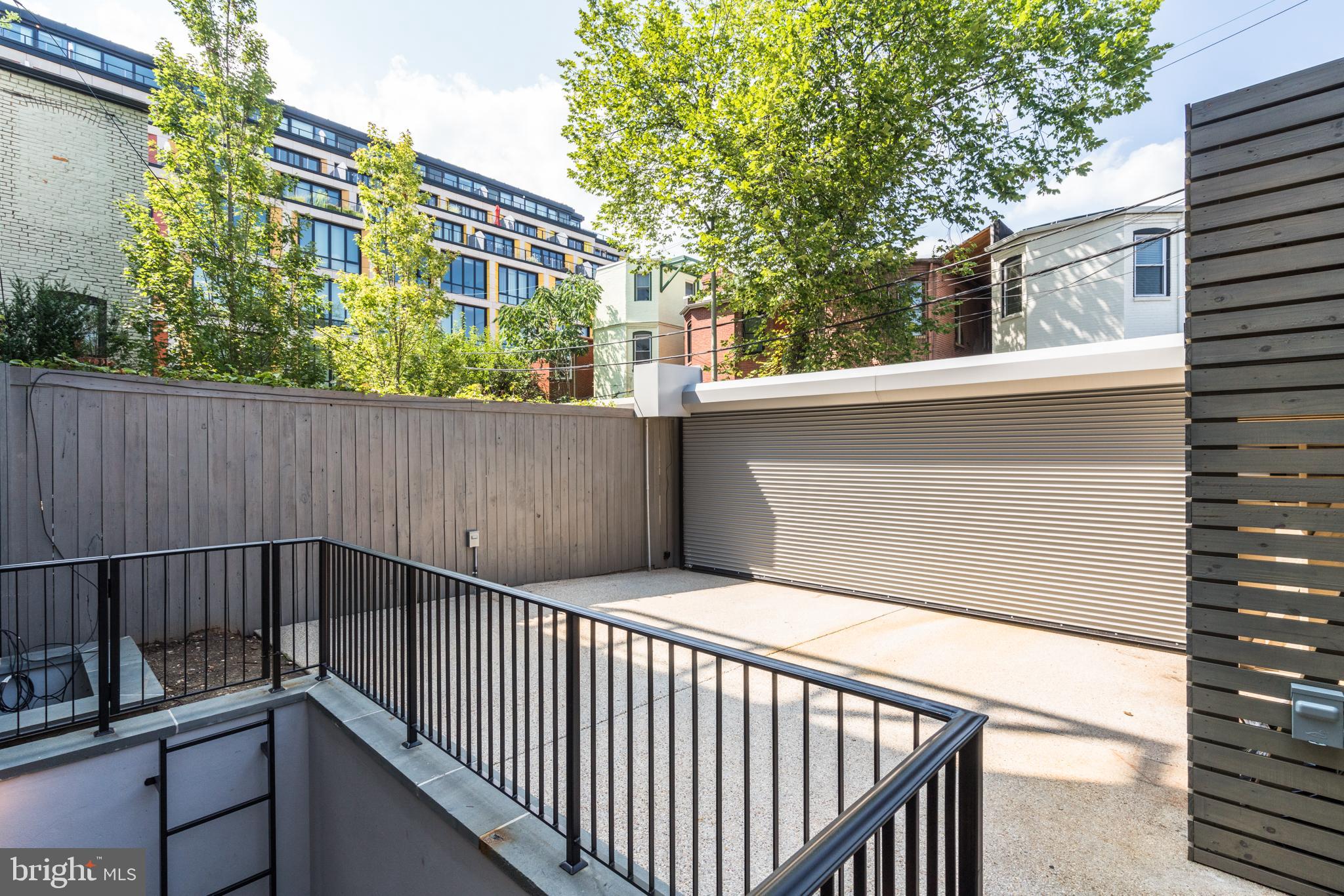 LOGAN CIRCLE - Residential