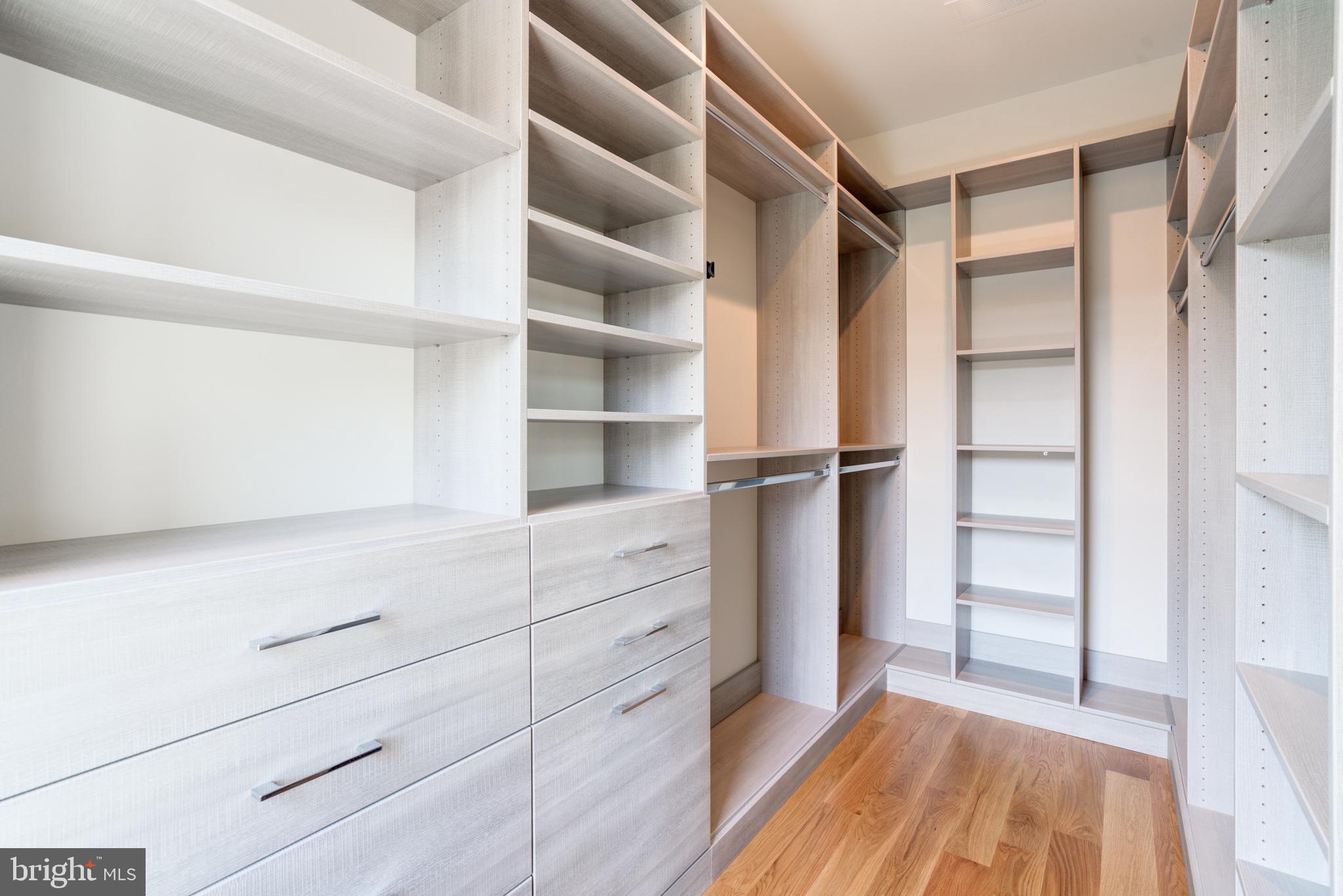 LOGAN CIRCLE - Residential
