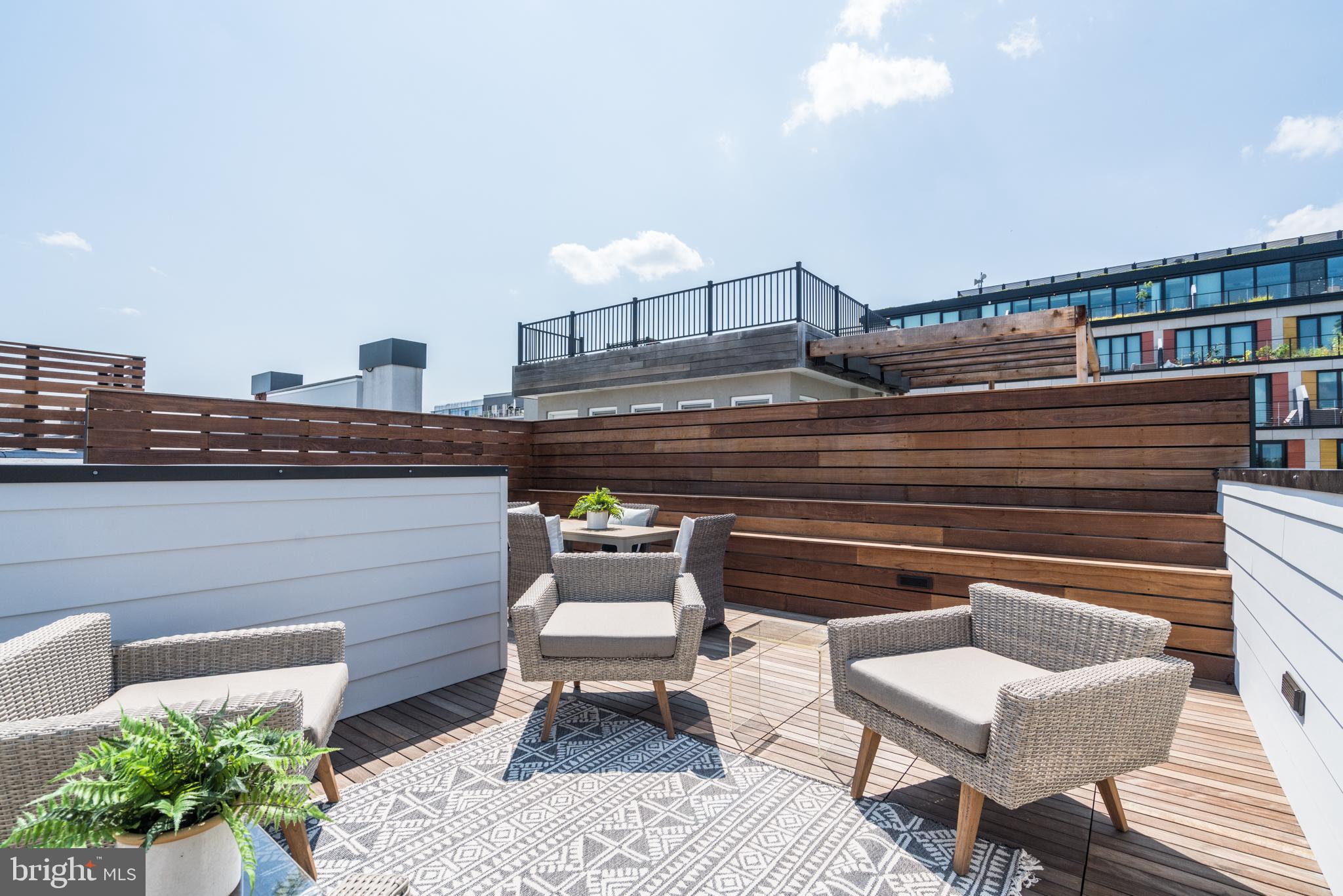 LOGAN CIRCLE - Residential