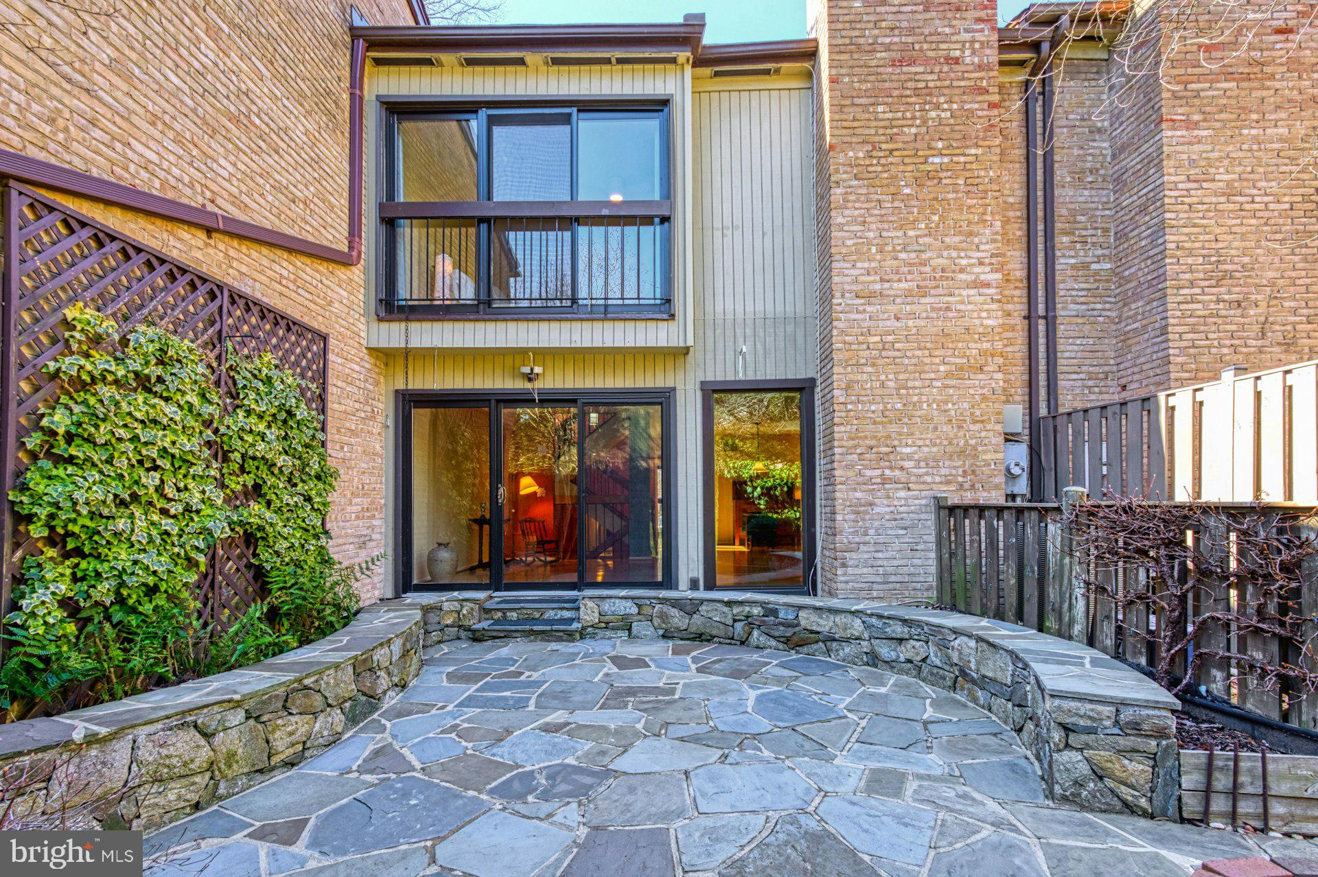 CHESTERFIELD MEWS - Residential