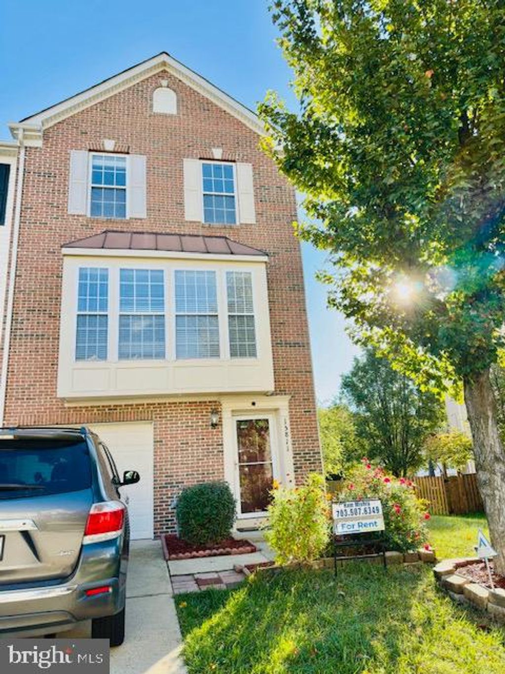 Photo of 15811 Bobolink Drive, WOODBRIDGE, VA 22191 (MLS # VAPW2106794)