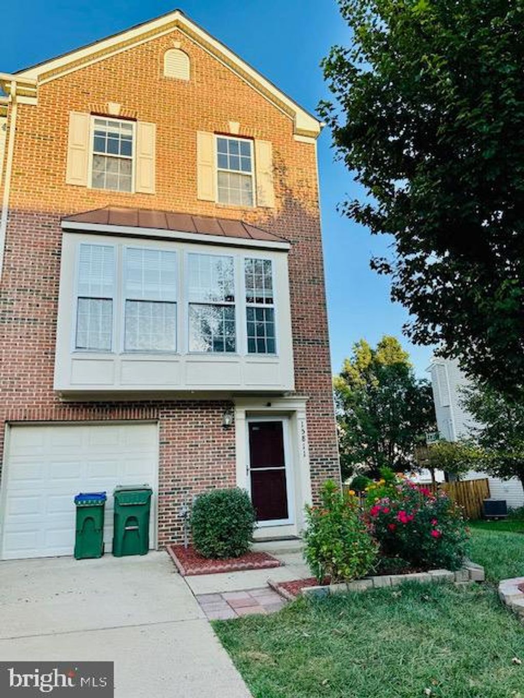 Photo of 15811 Bobolink Drive, WOODBRIDGE, VA 22191 (MLS # VAPW2106794)