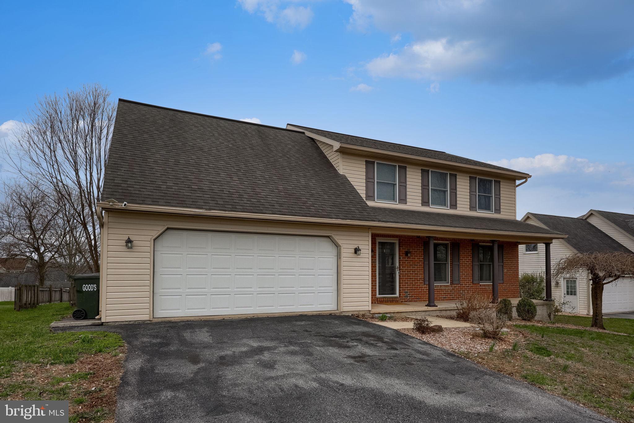 VILLAGE HOLLOW - Residential