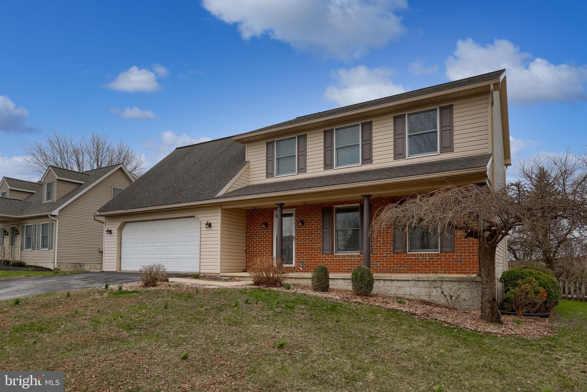 VILLAGE HOLLOW - Residential