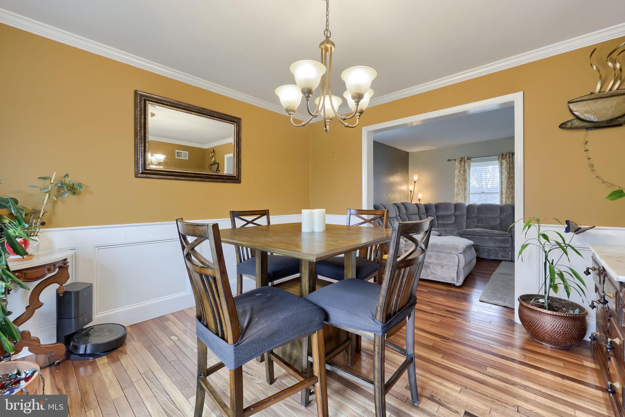 VILLAGE HOLLOW - Residential