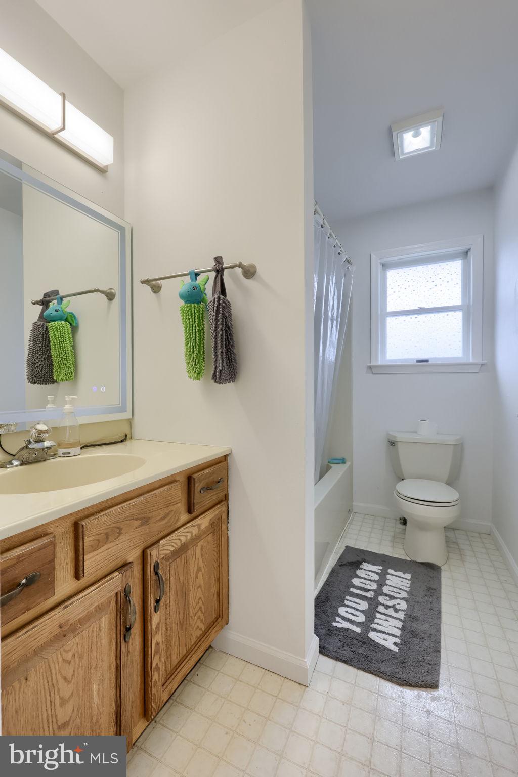 VILLAGE HOLLOW - Residential