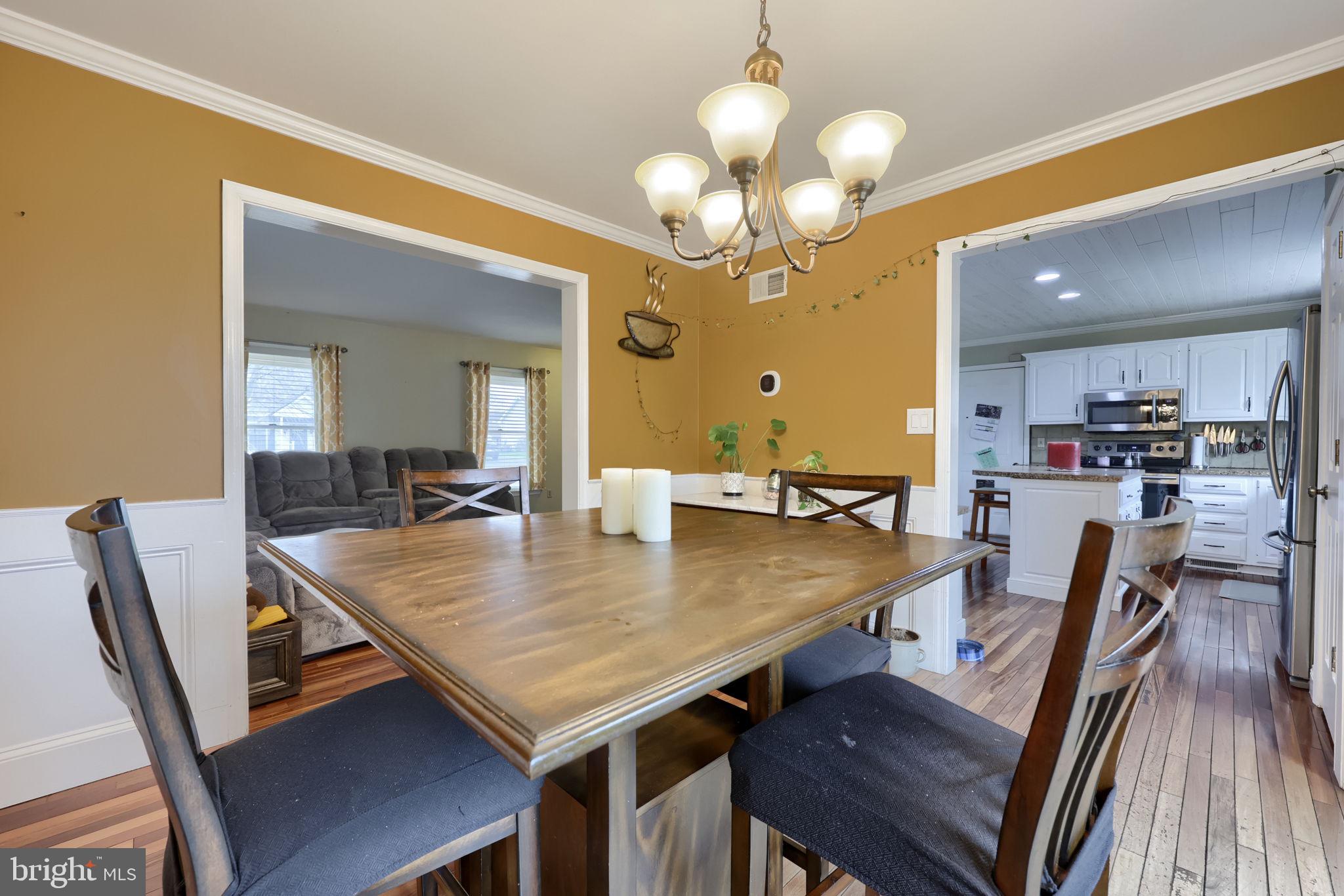 VILLAGE HOLLOW - Residential