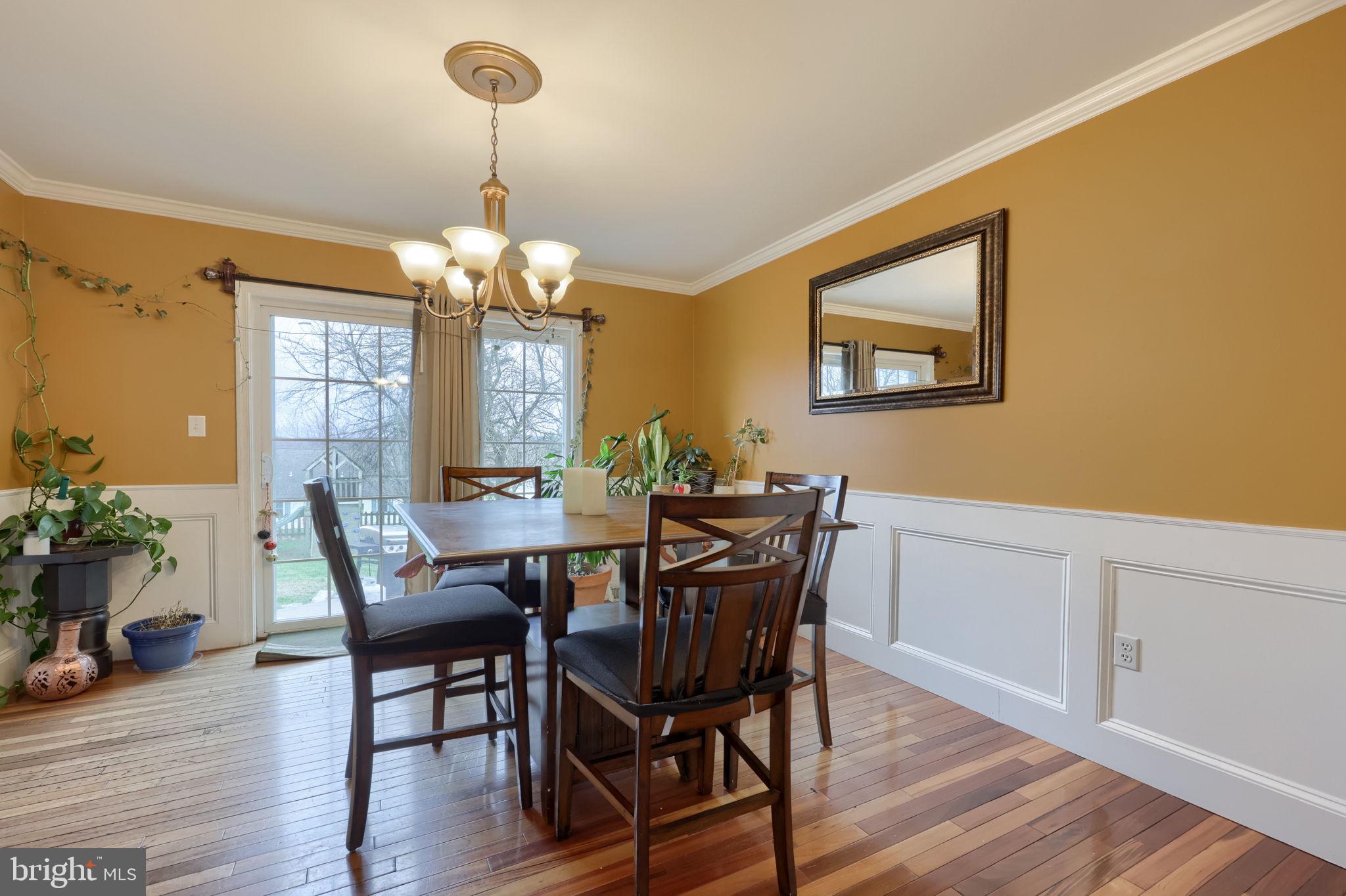 VILLAGE HOLLOW - Residential