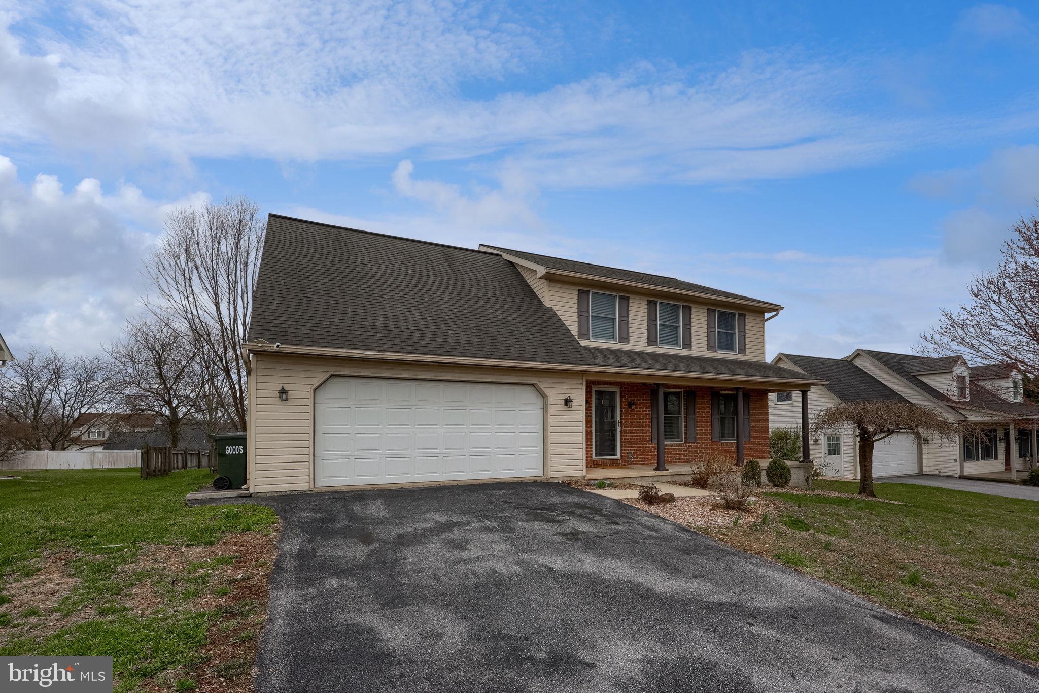 VILLAGE HOLLOW - Residential