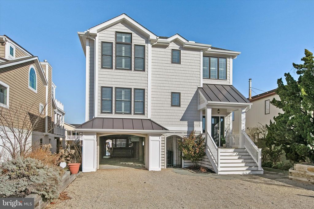 Photo of 7 W Essex Street, FENWICK ISLAND, DE 19944 (MLS # DESU2103056)