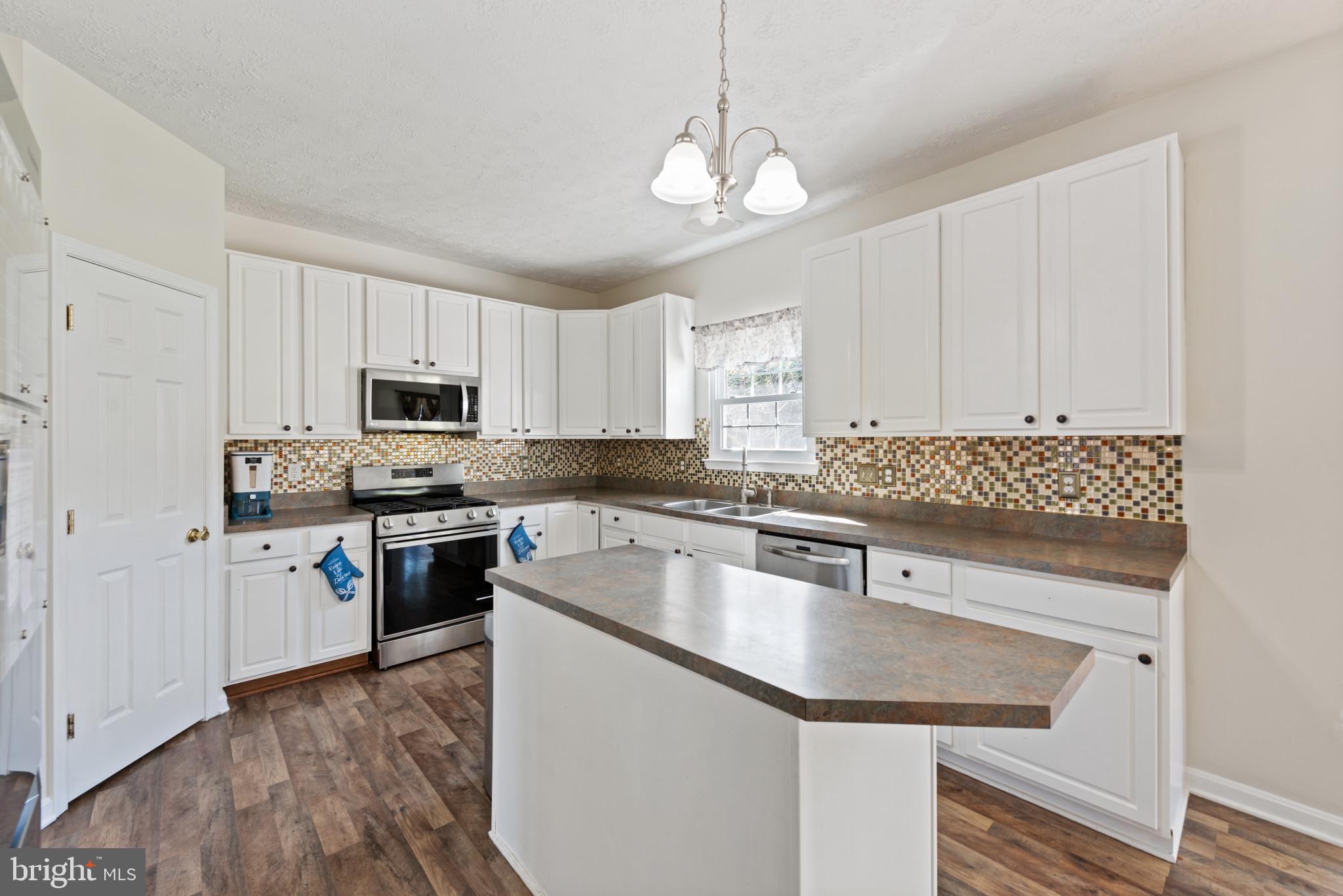 MANCHESTER FARMS - Residential