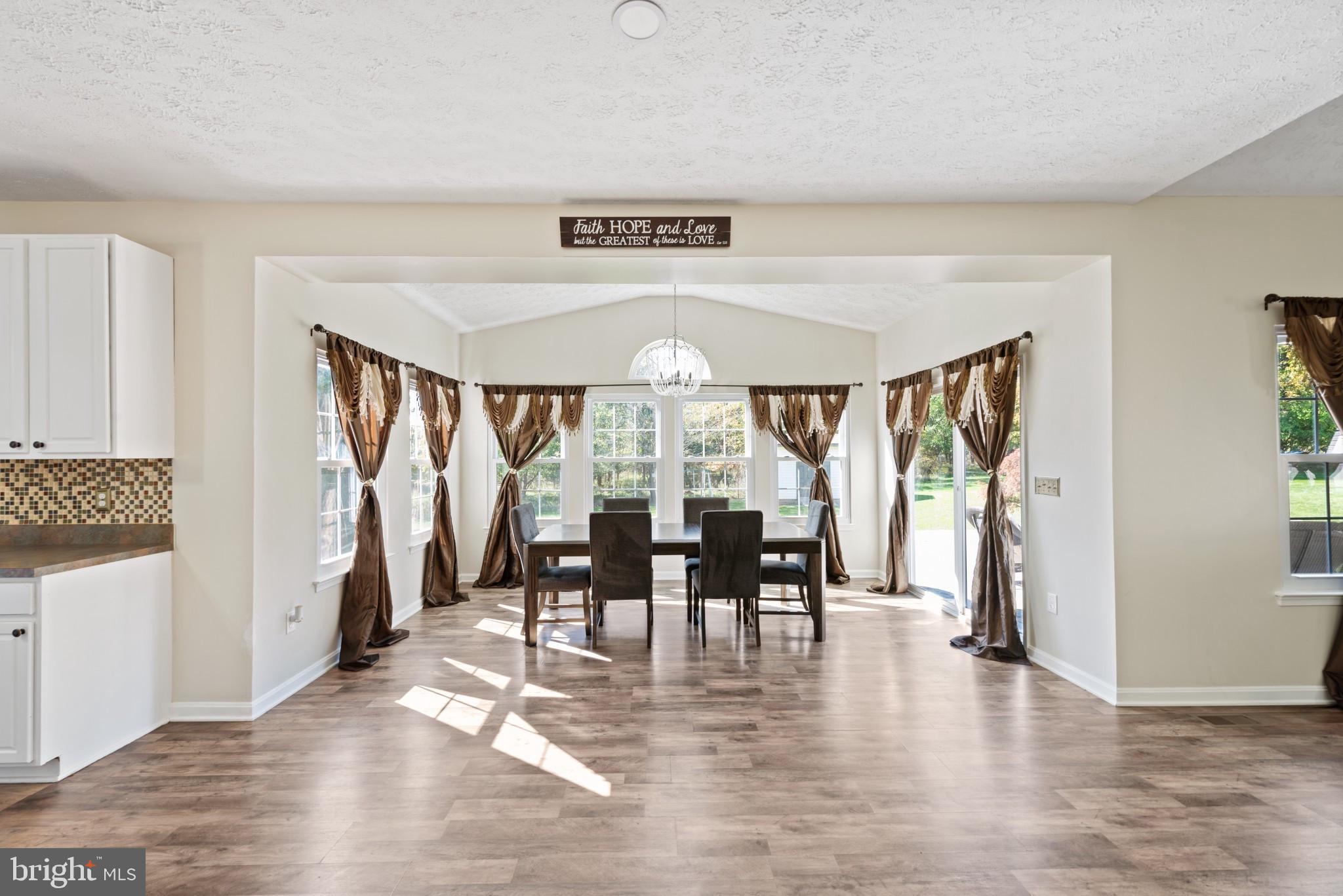 MANCHESTER FARMS - Residential