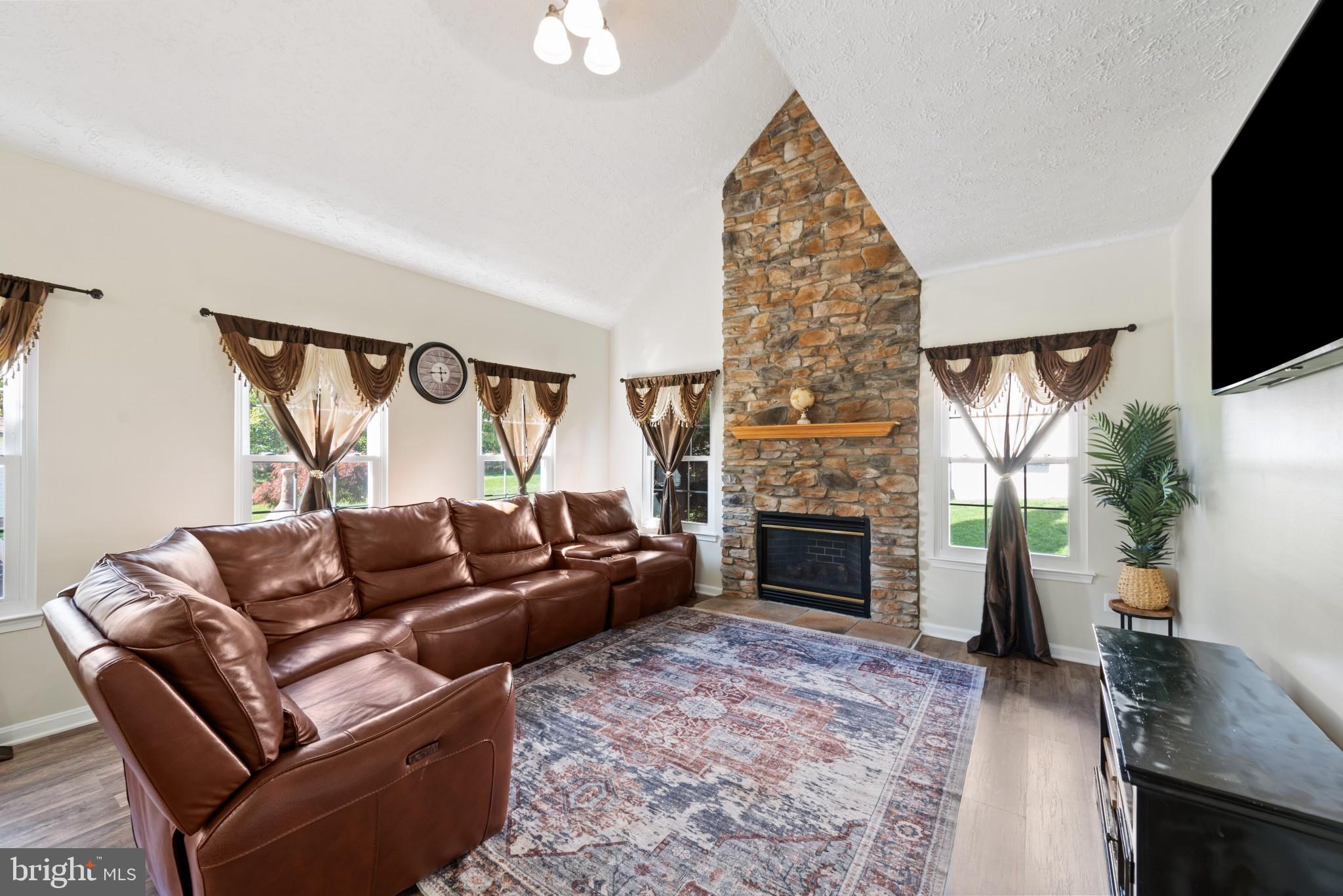 MANCHESTER FARMS - Residential