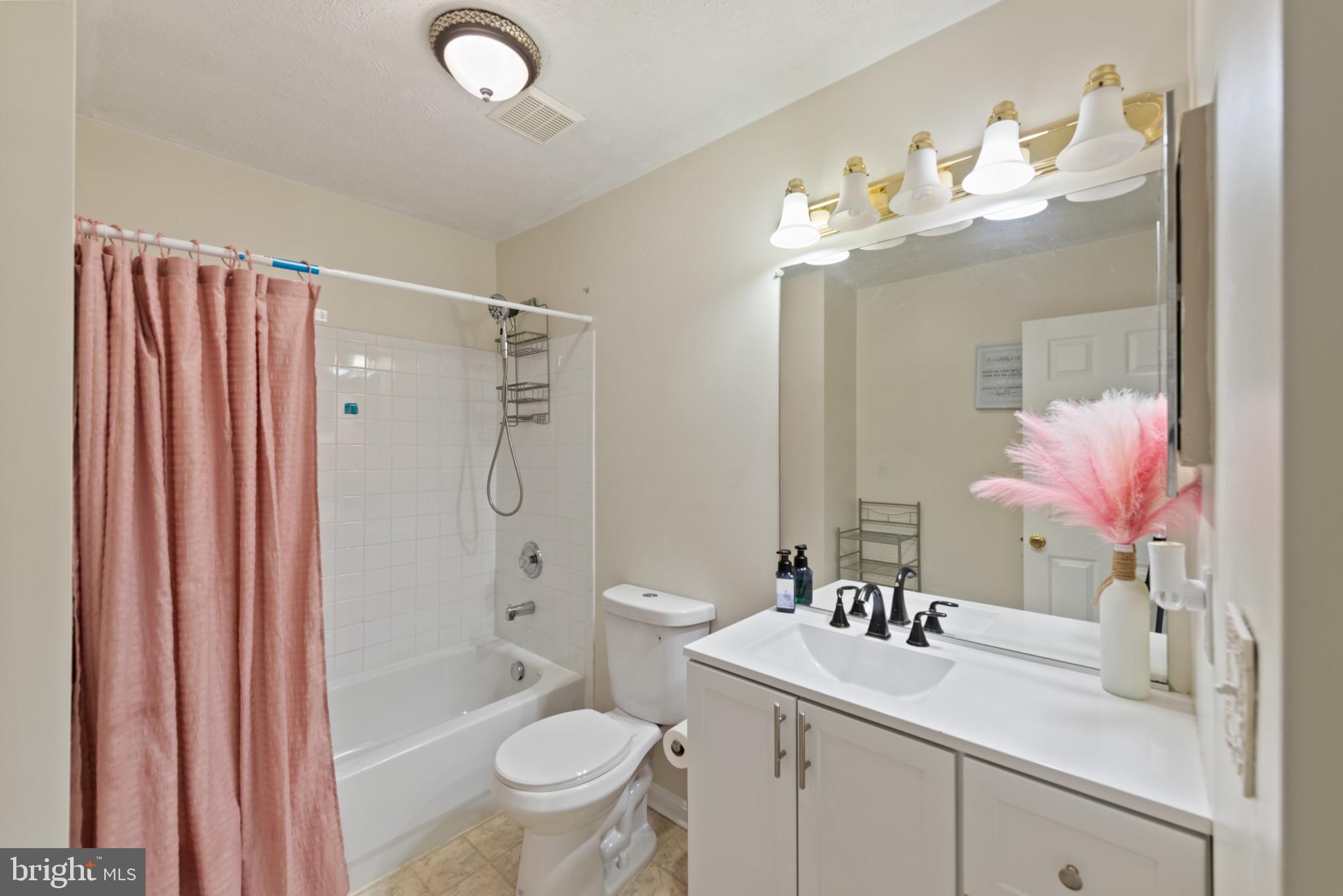 MANCHESTER FARMS - Residential